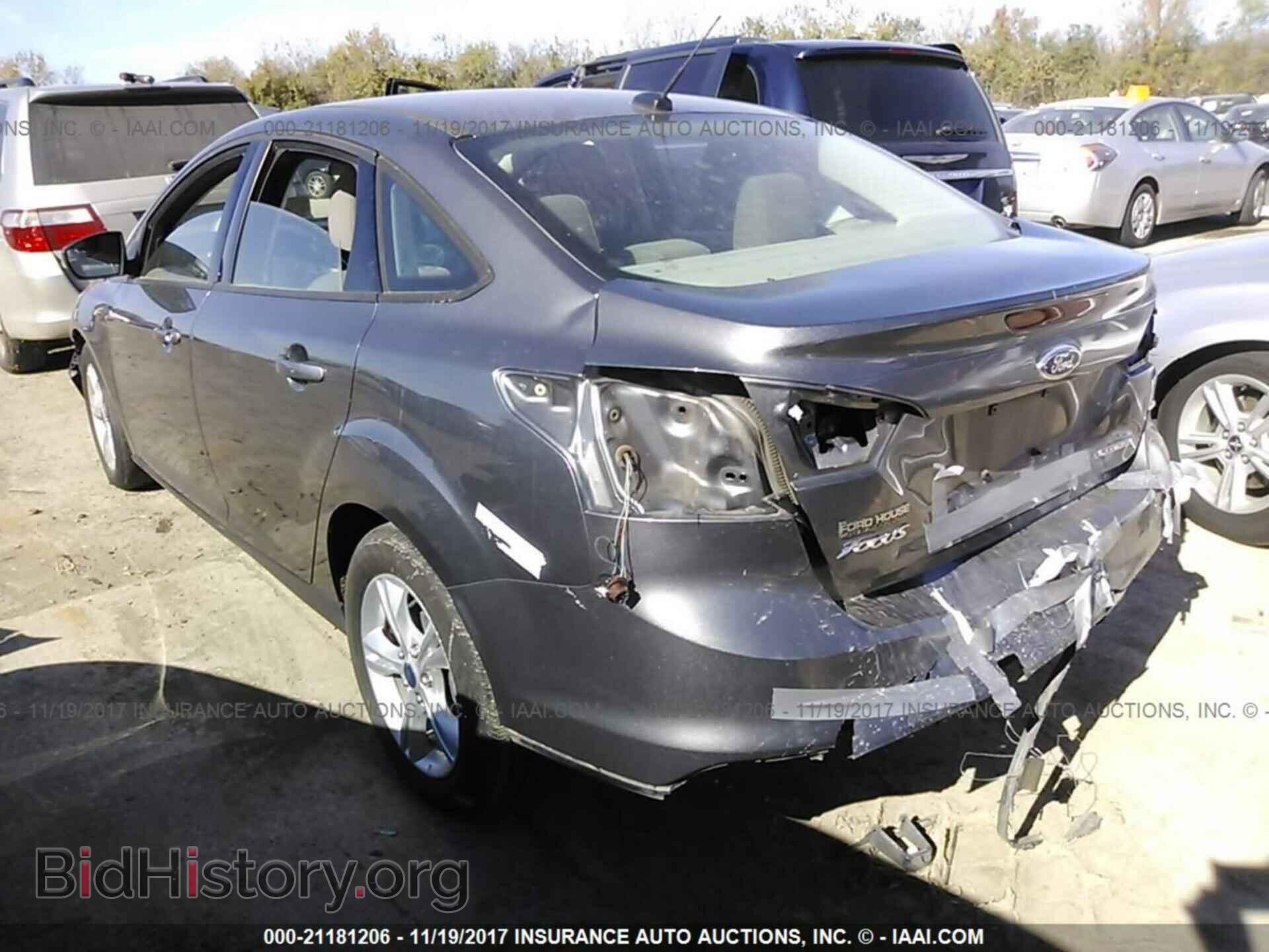 2013 Ford Focus - VIN: 1FADP3F22DL157904 - Photo 3