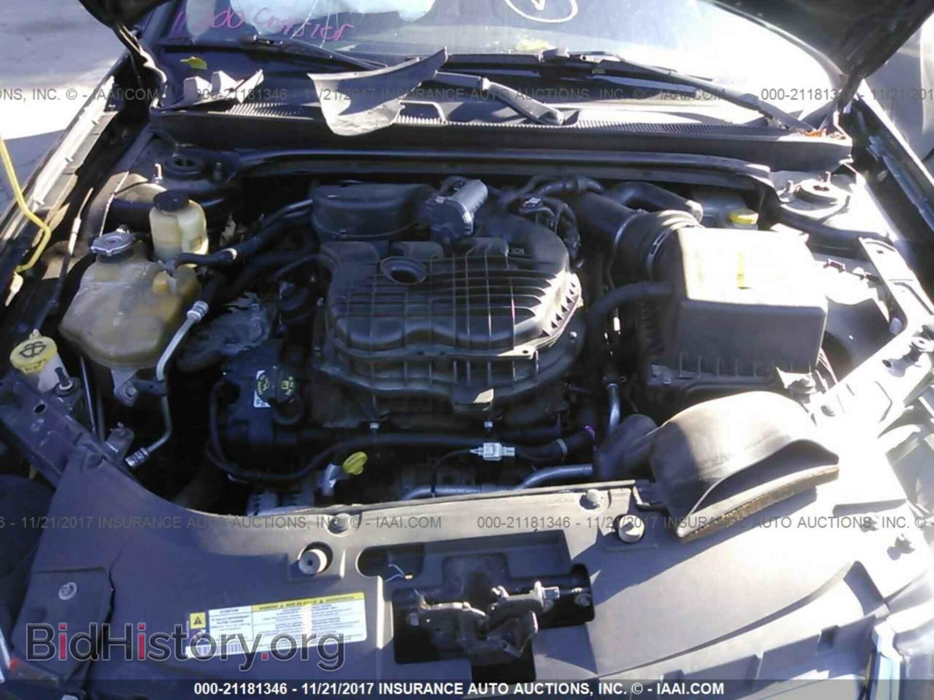 2011 Chrysler 200 - VIN: 1C3BC2FG7BN570264 - Photo 10