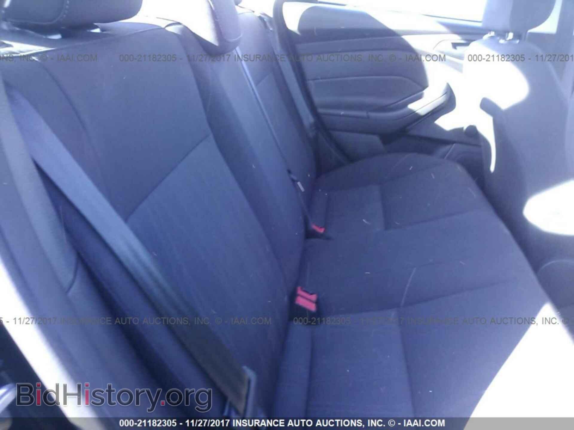 2016 Ford Focus - VIN: 1FADP3E28GL207324 - Photo 8