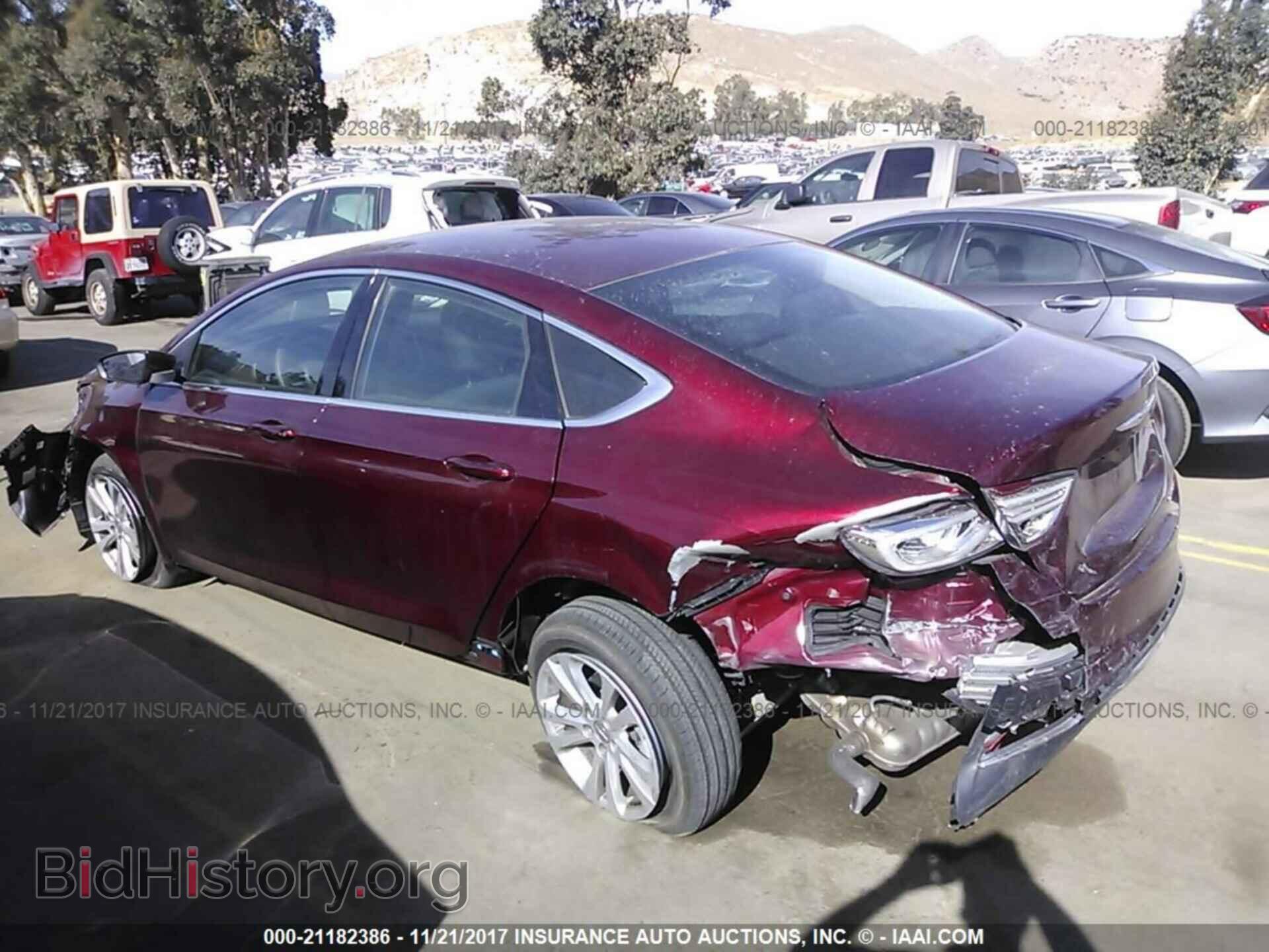 2016 Chrysler 200 - VIN: 1C3CCCAB8GN101049 - Фото 3