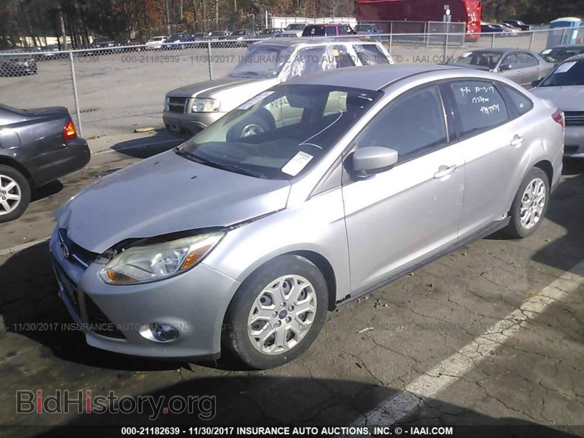 2012 Ford Focus - VIN: 1FAHP3F27CL106687 - Photo 2