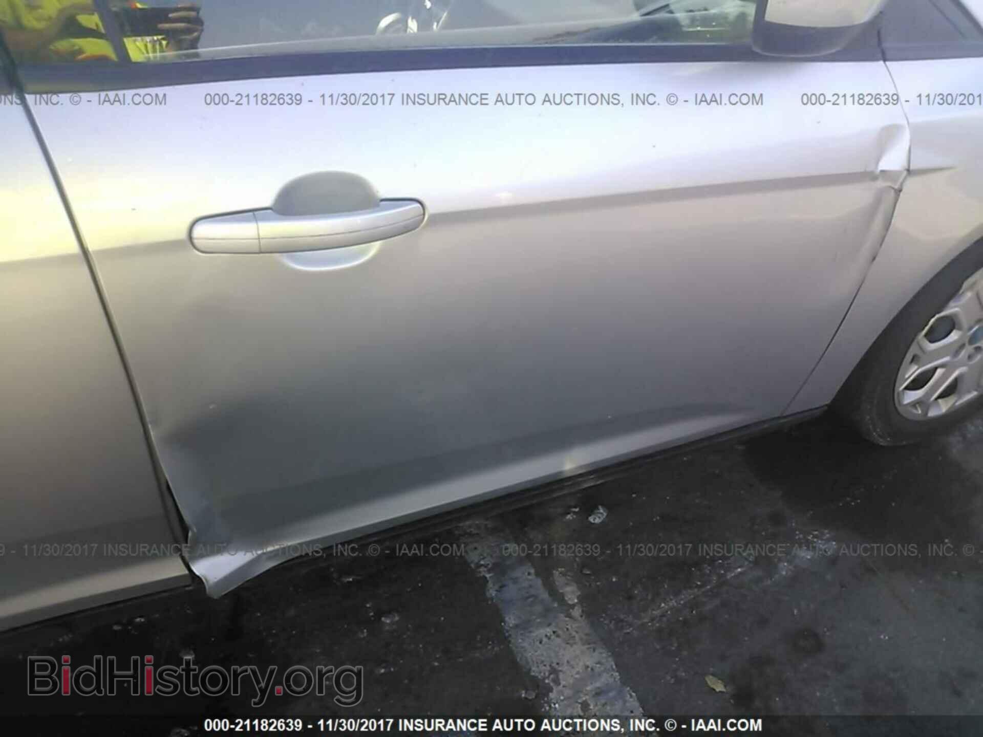 2012 Ford Focus - VIN: 1FAHP3F27CL106687 - Photo 6