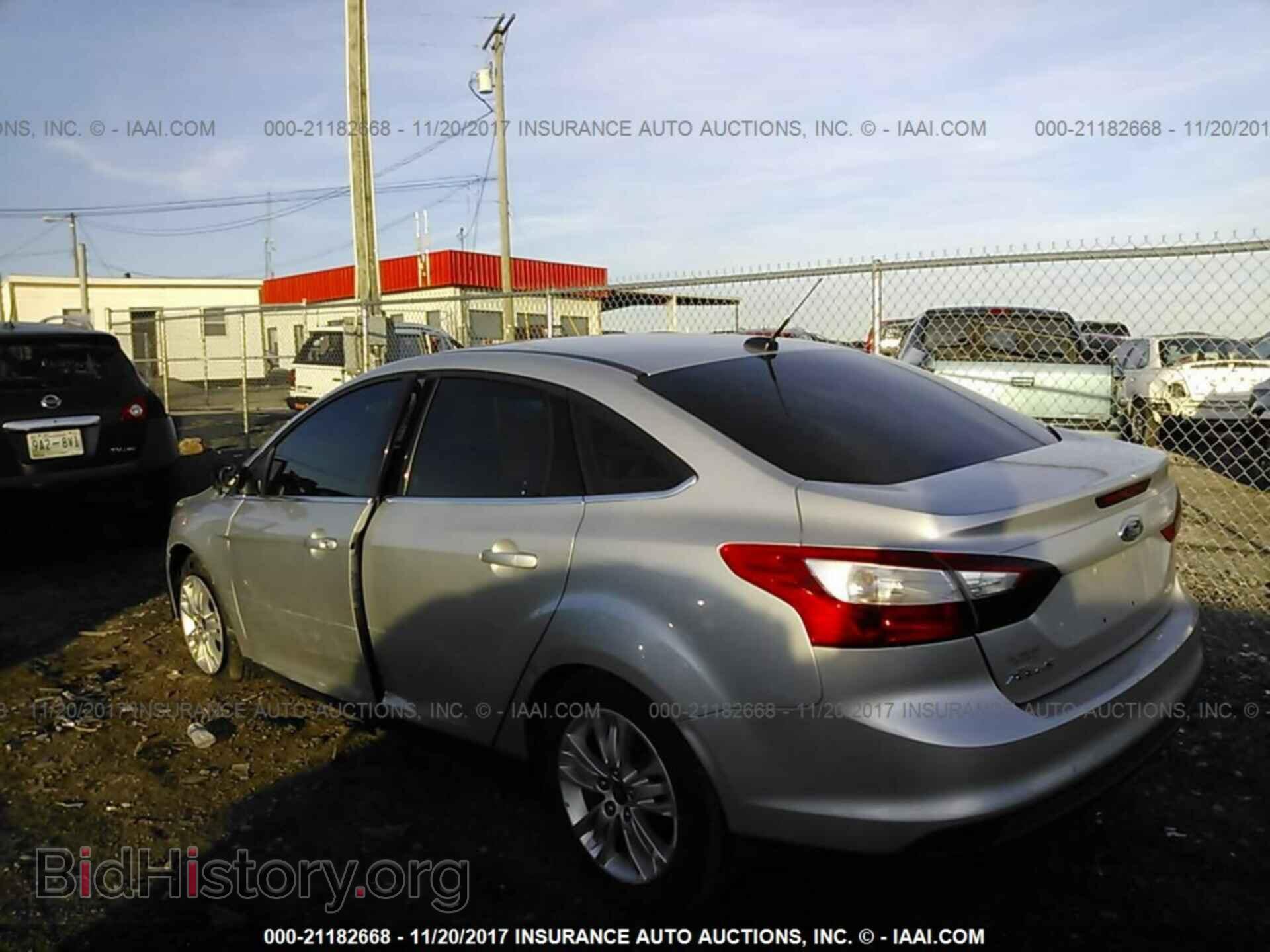 2012 Ford Focus - VIN: 1FAHP3H27CL200520 - Photo 3