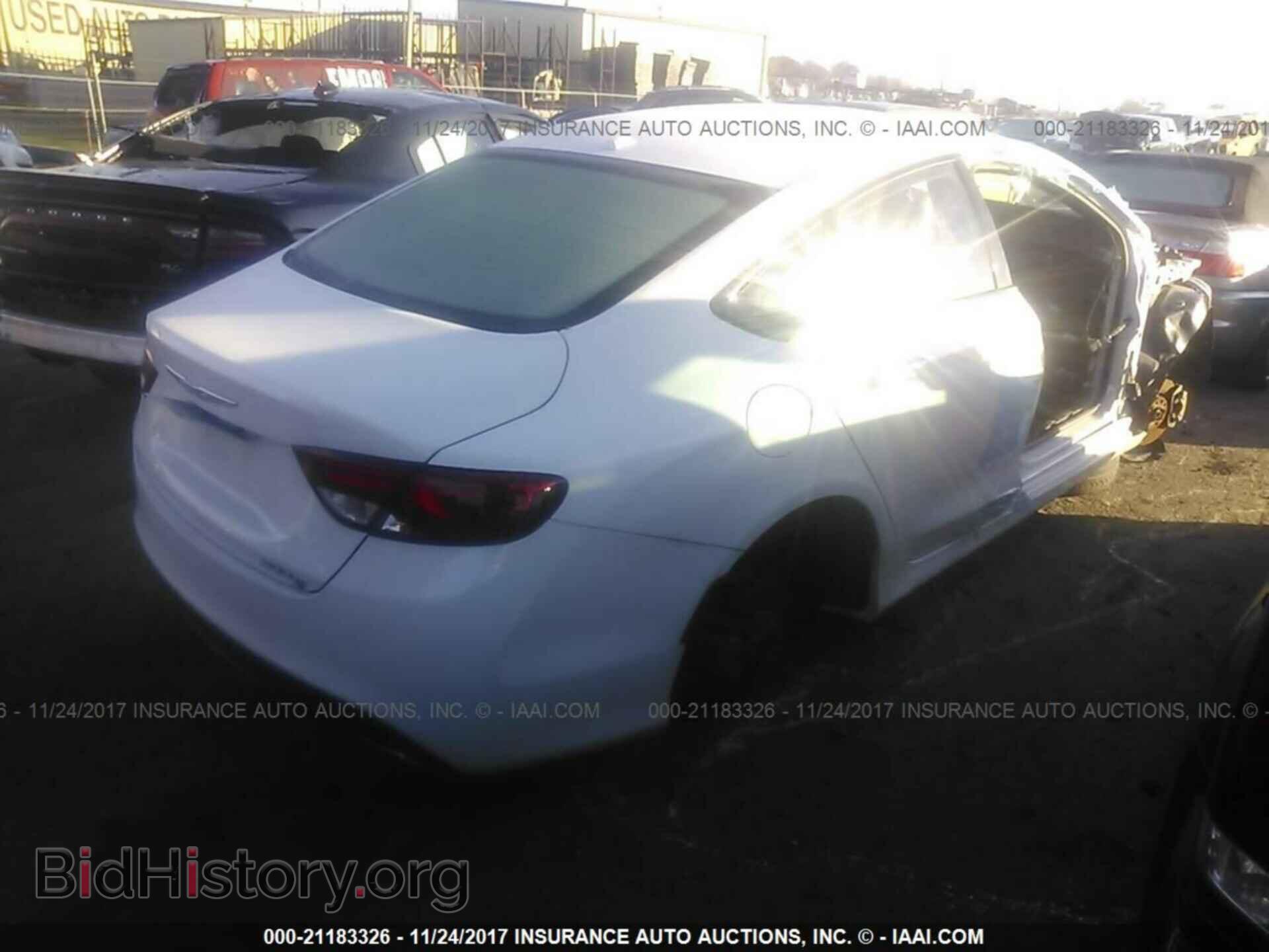 2015 Chrysler 200 - VIN: 1C3CCCBB5FN729096 - Photo 4