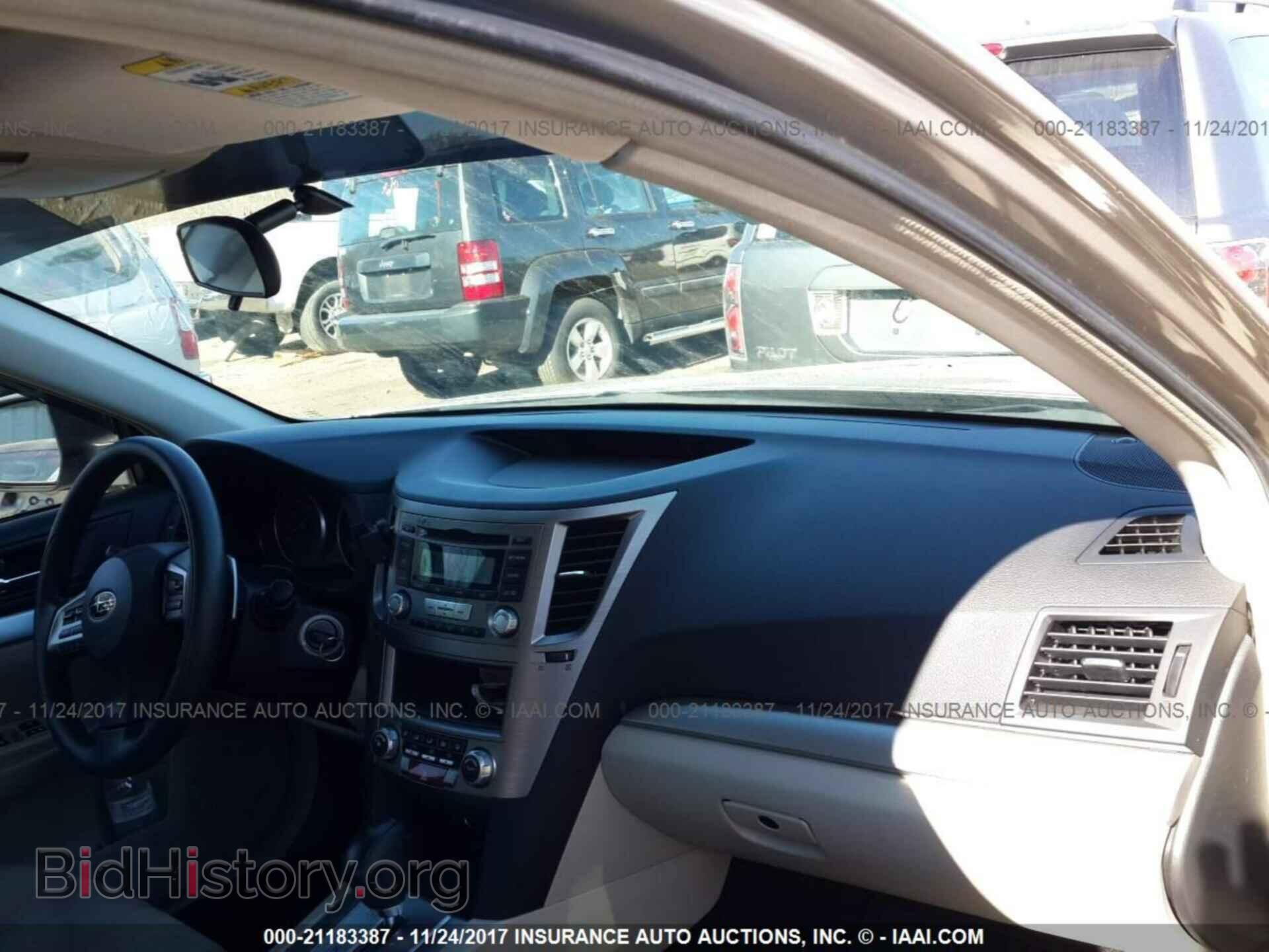 2014 Subaru Outback - VIN: 4S4BRCAC8E3265517 - Фото 5