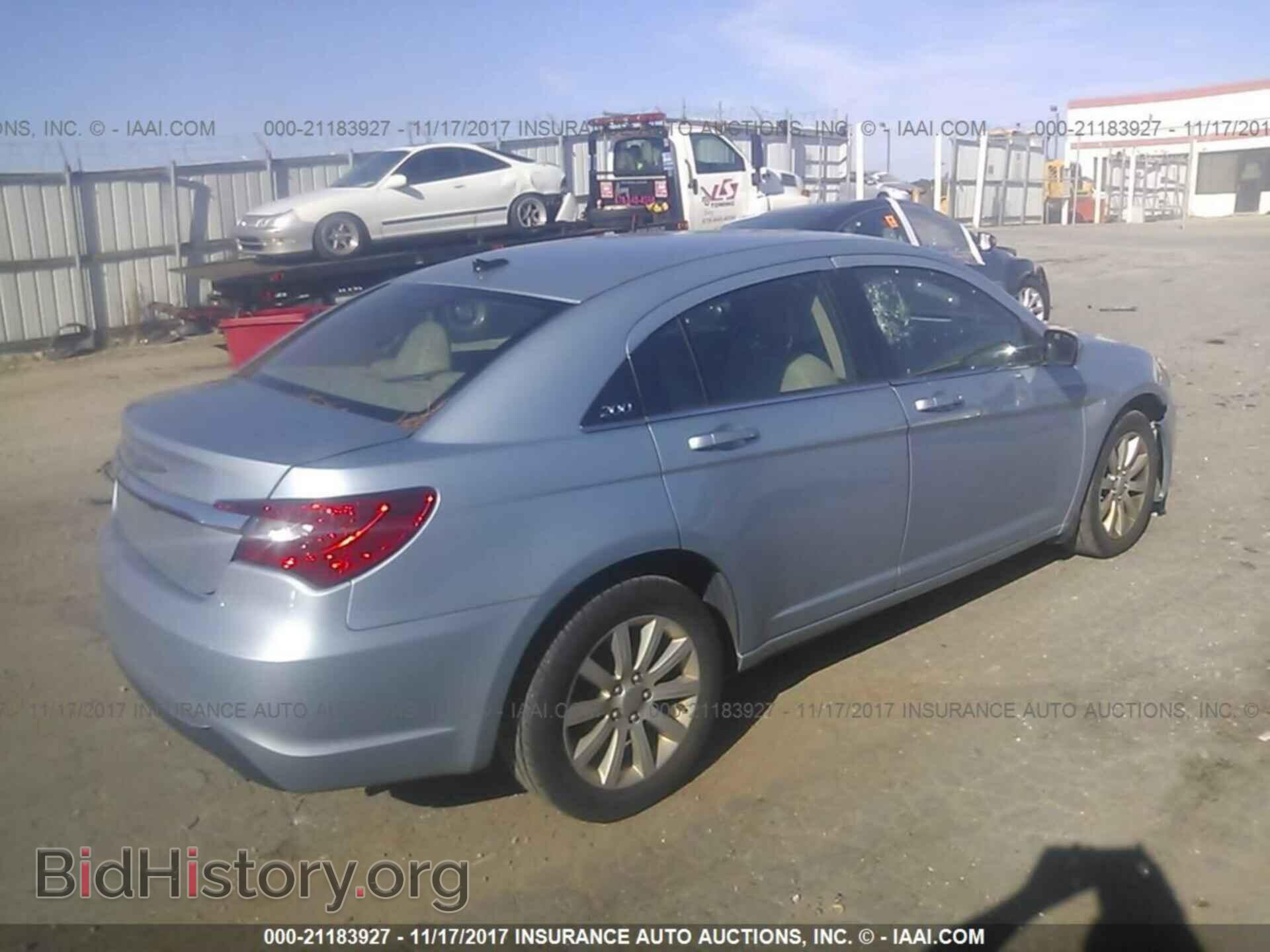 2013 Chrysler 200 - VIN: 1C3CCBBB0DN545403 - Фото 4