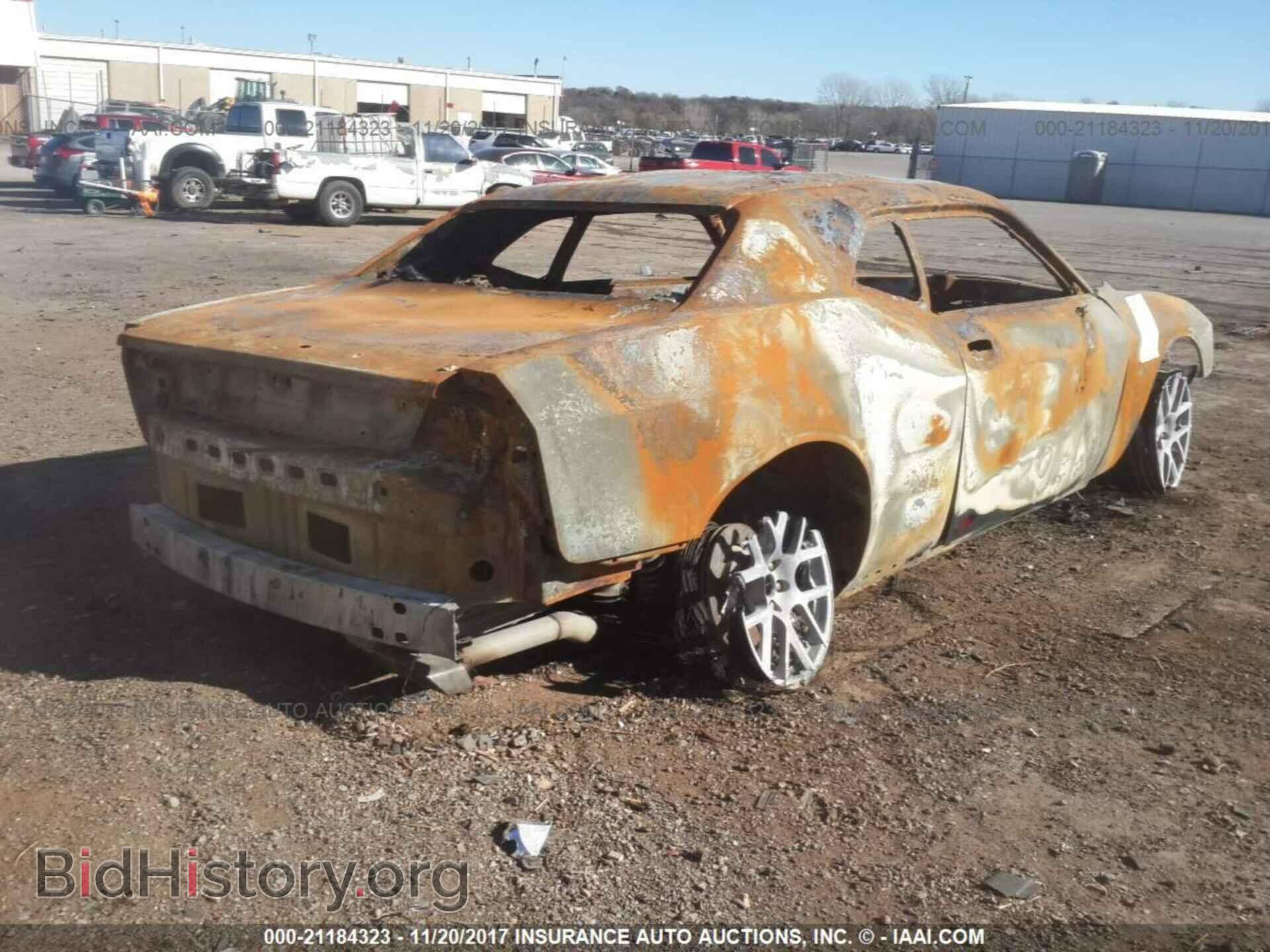 2016 Dodge Challenger - VIN: 2C3CDZFJ9GH193586 - Photo 4