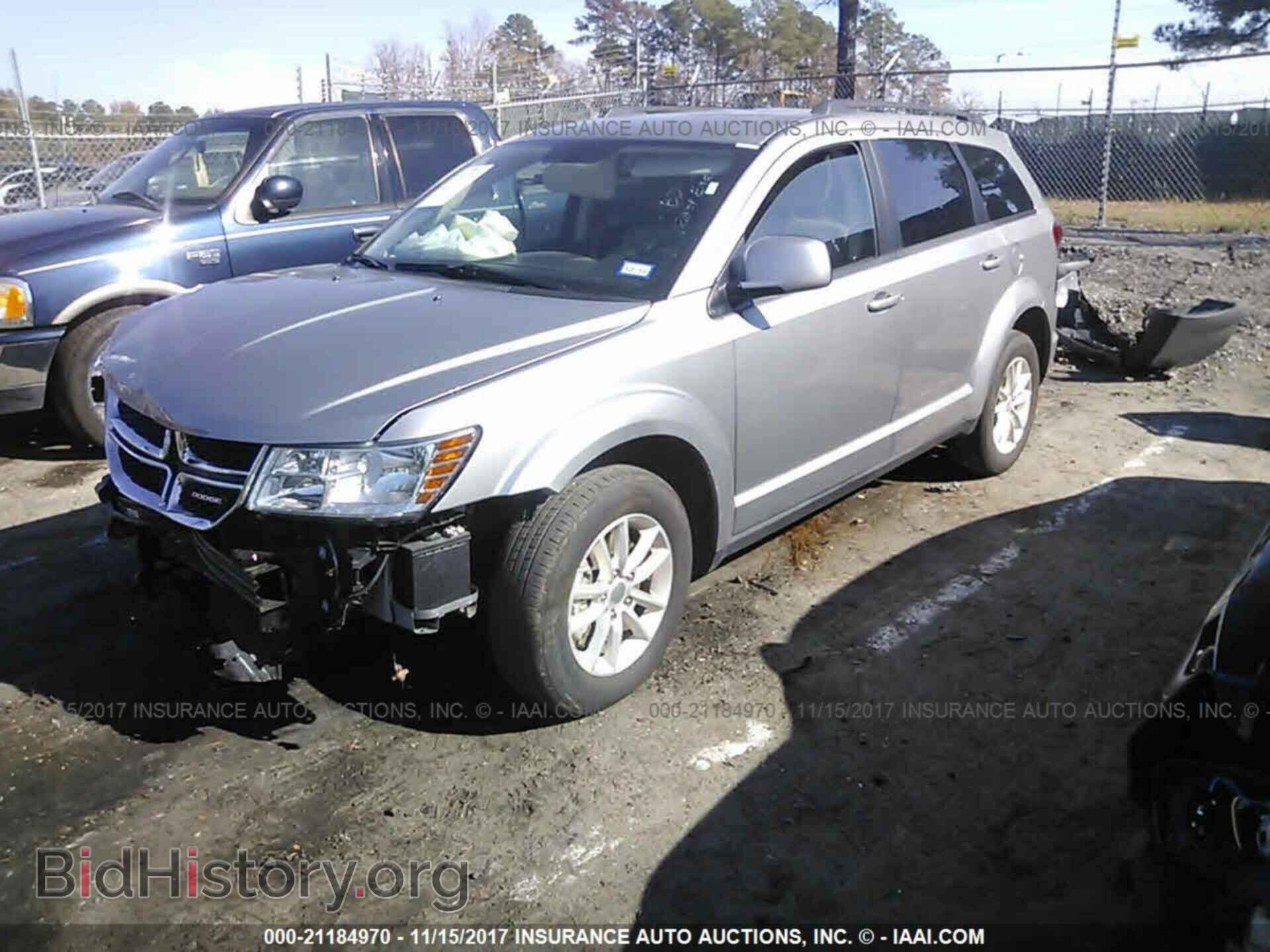 2017 Dodge Journey - VIN: 3C4PDCBG7HT572079 - Фото 2