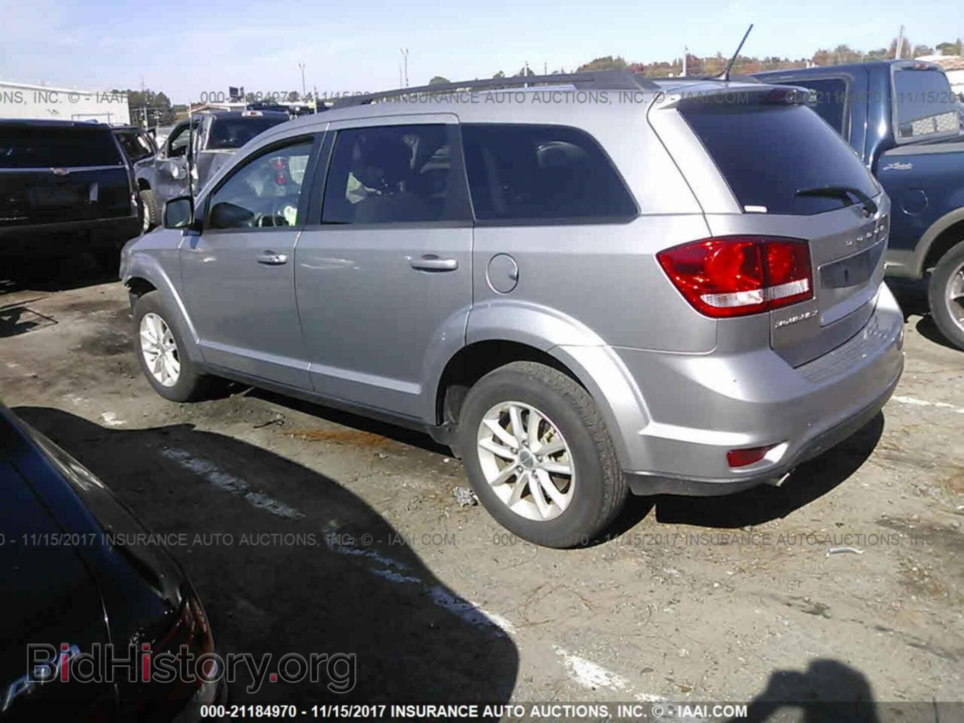 2017 Dodge Journey - VIN: 3C4PDCBG7HT572079 - Фото 3
