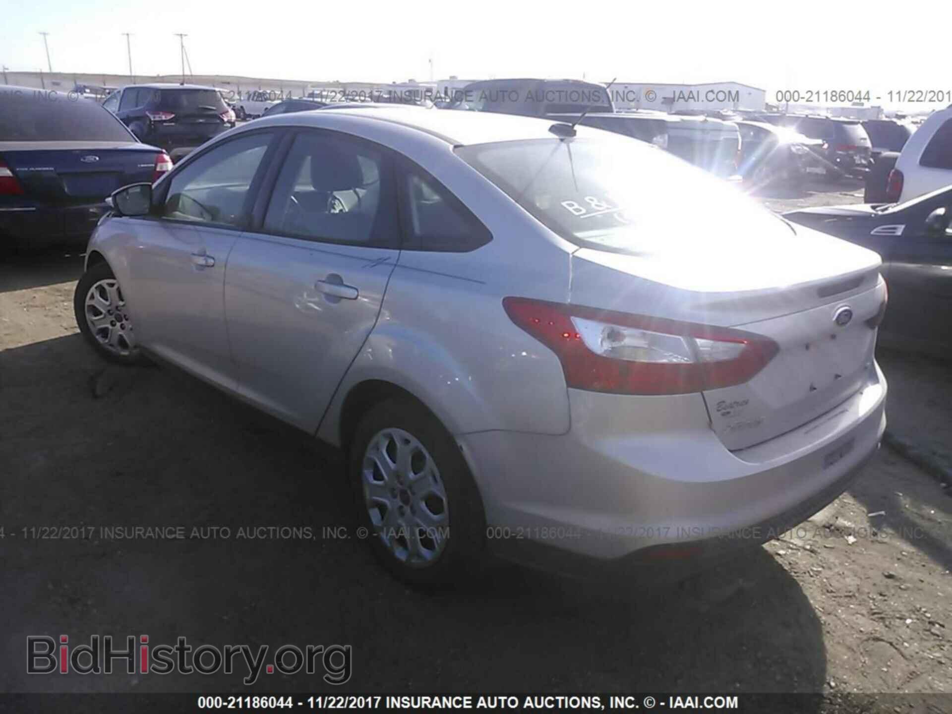 2012 Ford Focus - VIN: 1FAHP3F24CL114424 - Photo 3