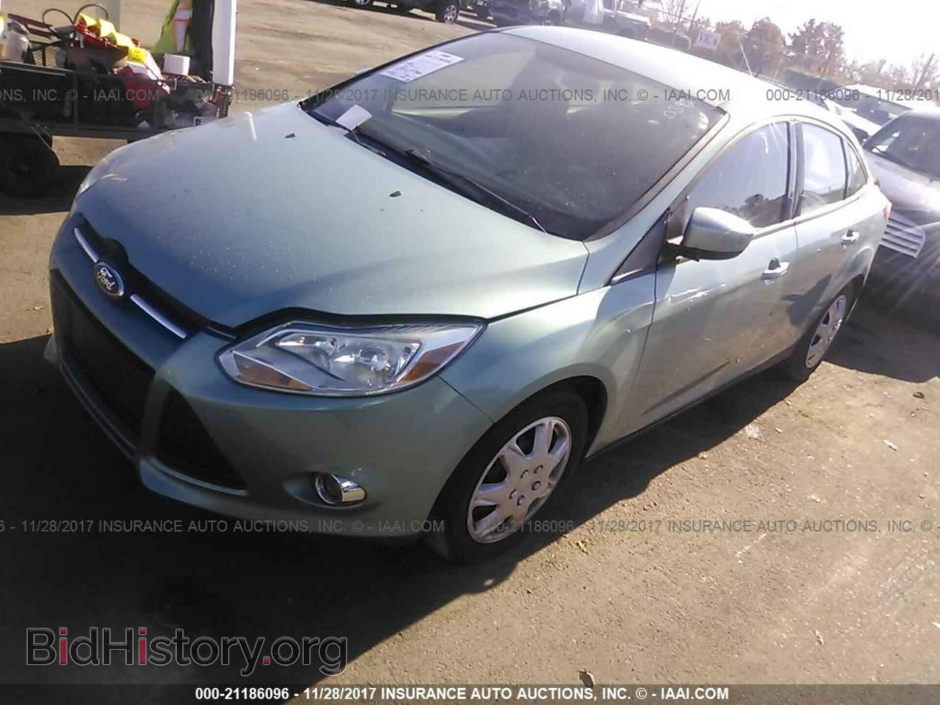 2012 Ford Focus - VIN: 1FAHP3F21CL260392 - Photo 2