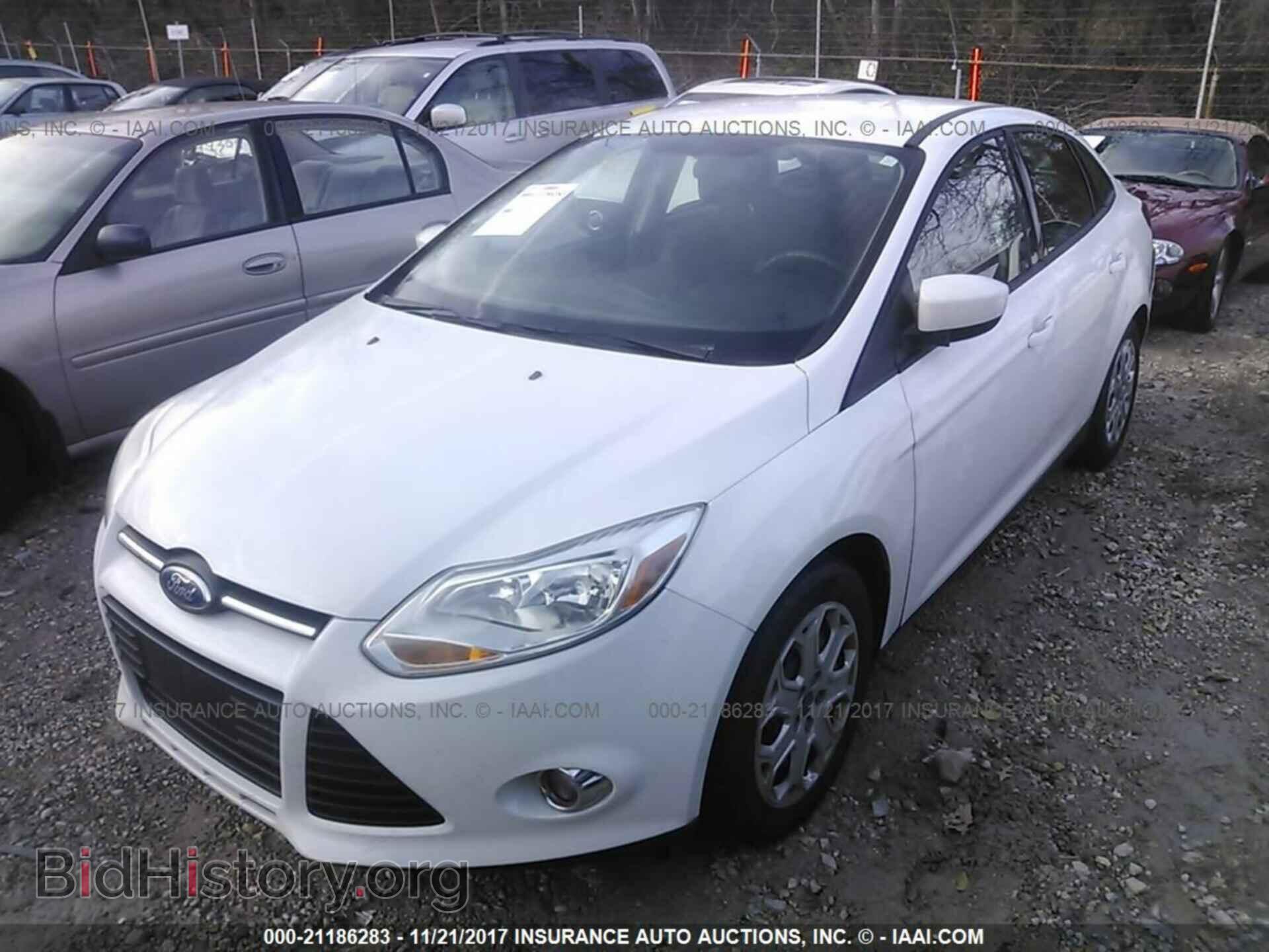 2012 Ford Focus - VIN: 1FAHP3F27CL201282 - Photo 2