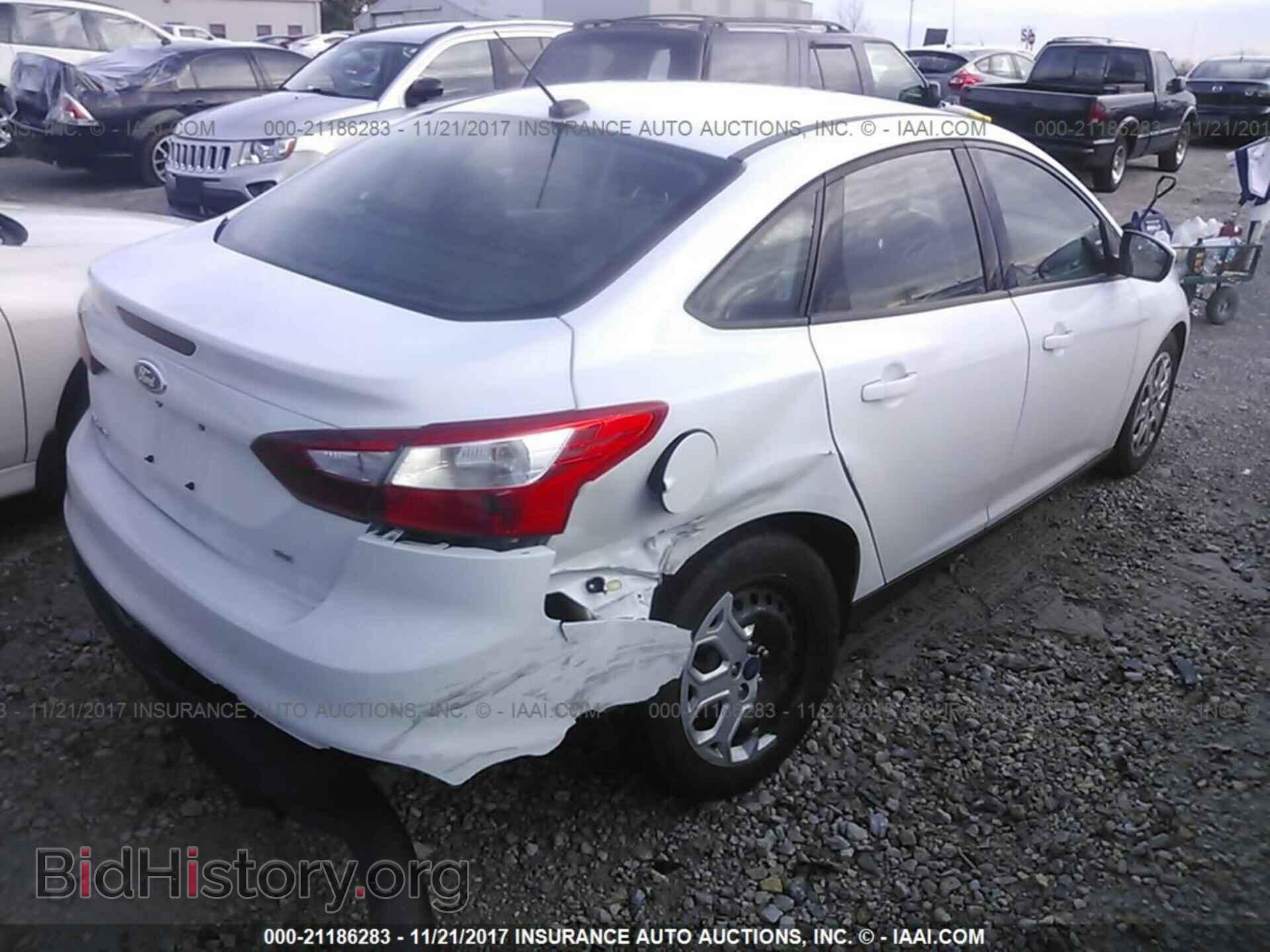 2012 Ford Focus - VIN: 1FAHP3F27CL201282 - Photo 4