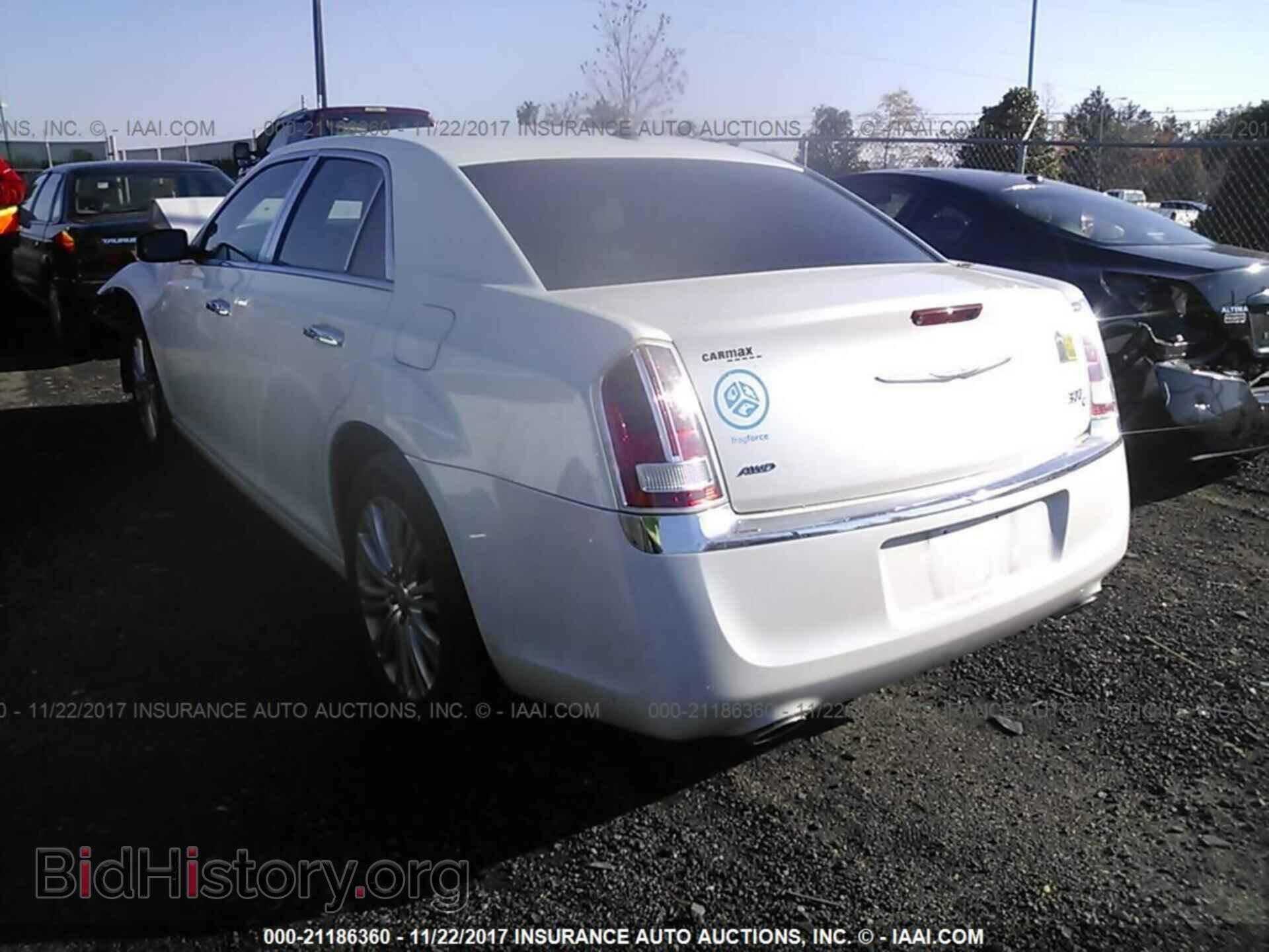 2012 Chrysler 300c - VIN: 2C3CCAKT5CH143418 - Фото 3