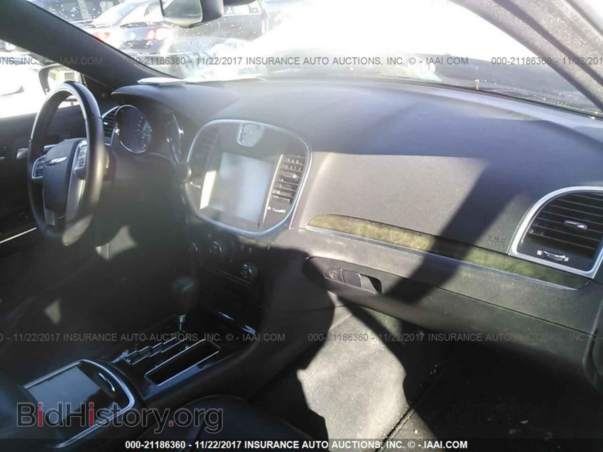 2012 Chrysler 300c - VIN: 2C3CCAKT5CH143418 - Фото 5