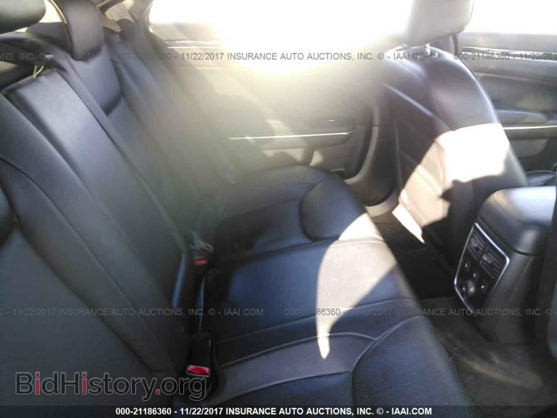 2012 Chrysler 300c - VIN: 2C3CCAKT5CH143418 - Фото 8