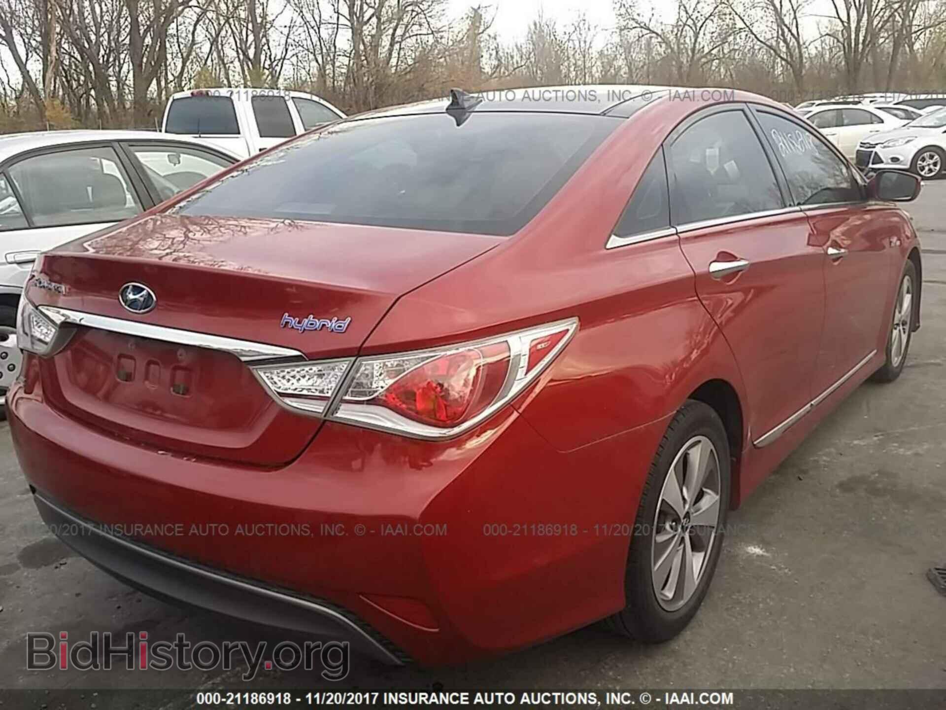 2012 Hyundai Sonata - VIN: KMHEC4A46CA021936 - Photo 4