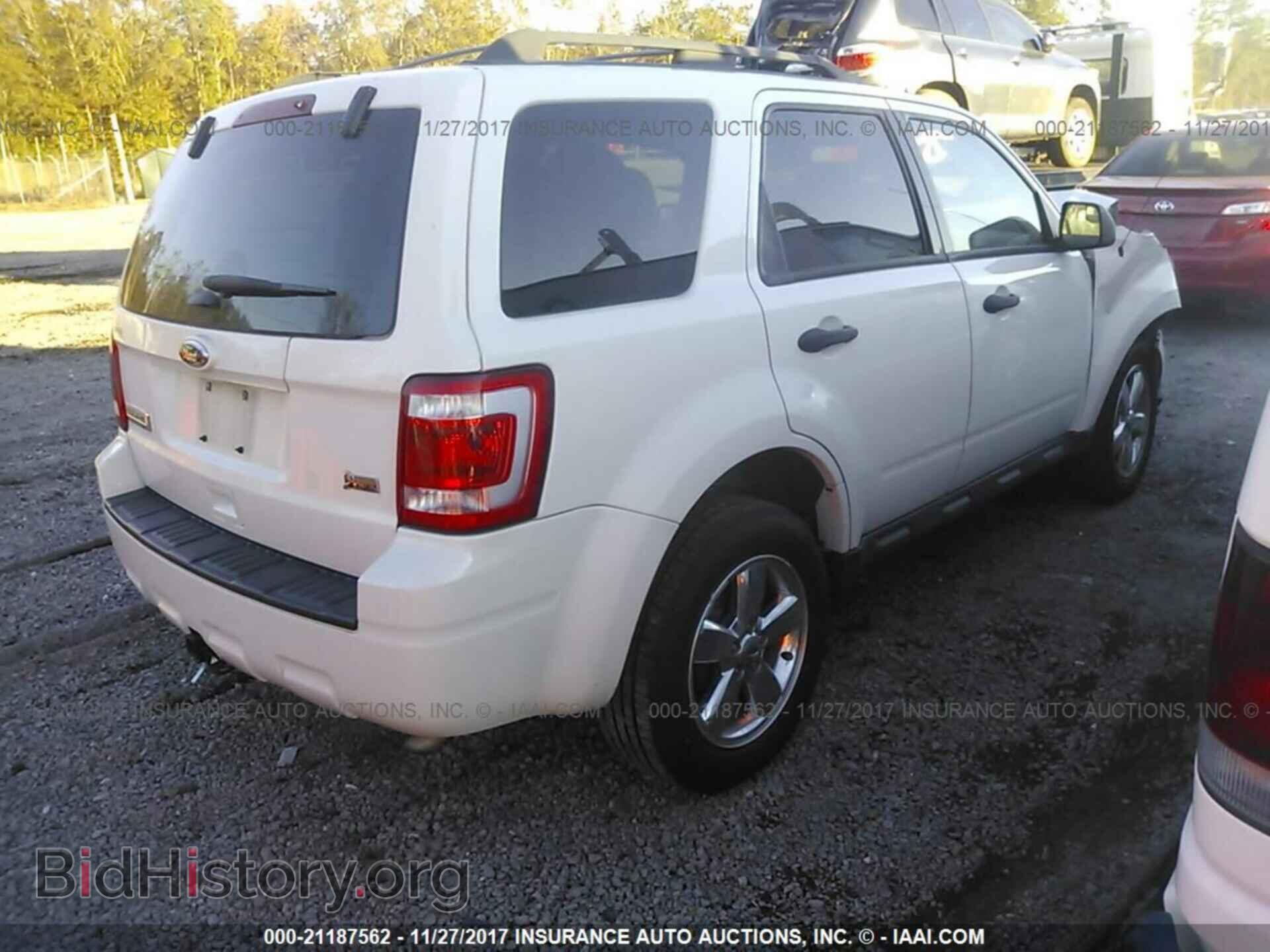 2012 Ford Escape - VIN: 1FMCU0DG4CKB75252 - Photo 4