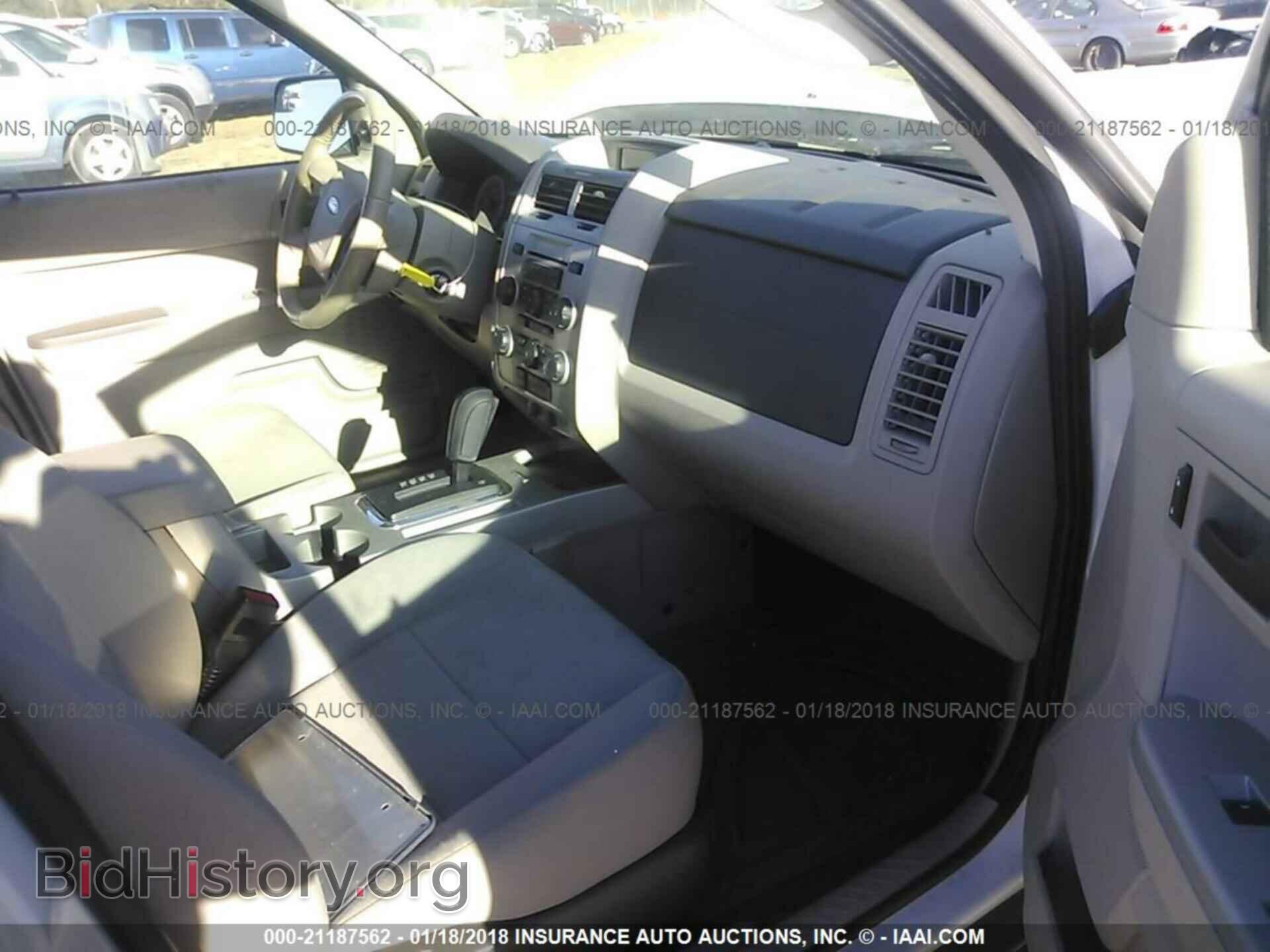 2012 Ford Escape - VIN: 1FMCU0DG4CKB75252 - Photo 5