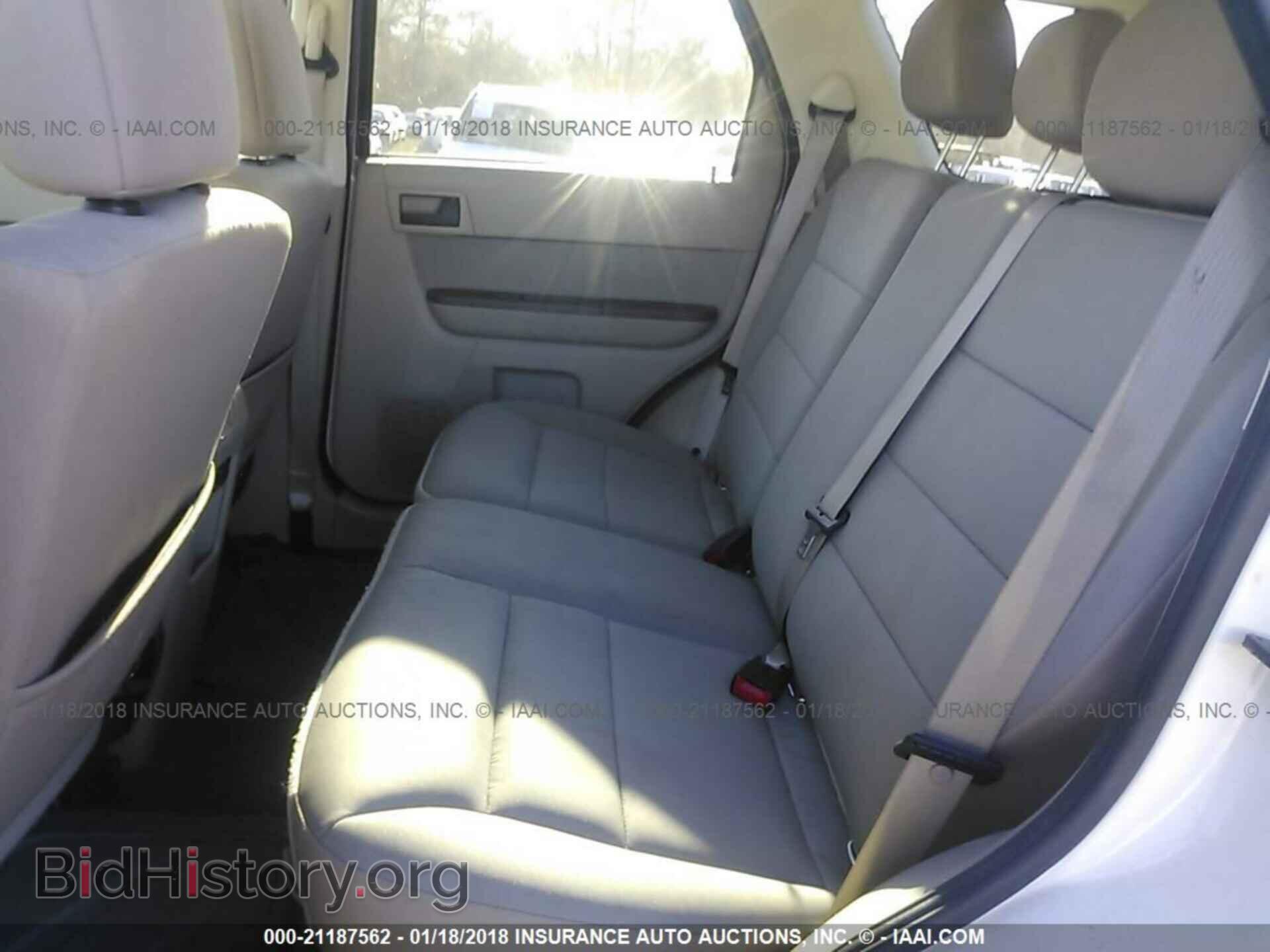 2012 Ford Escape - VIN: 1FMCU0DG4CKB75252 - Photo 8