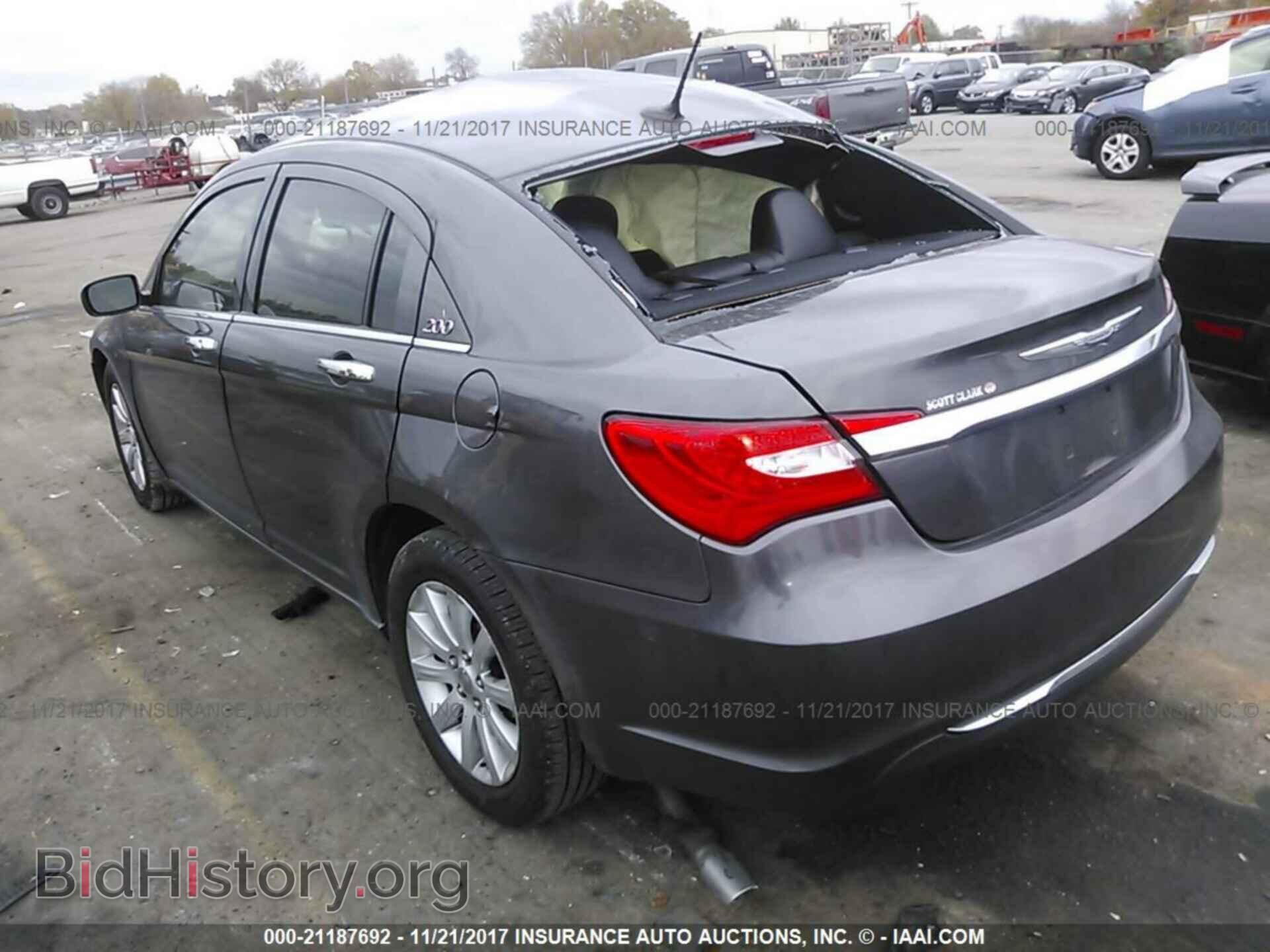 2014 Chrysler 200 - VIN: 1C3CCBCG3EN191369 - Фото 3