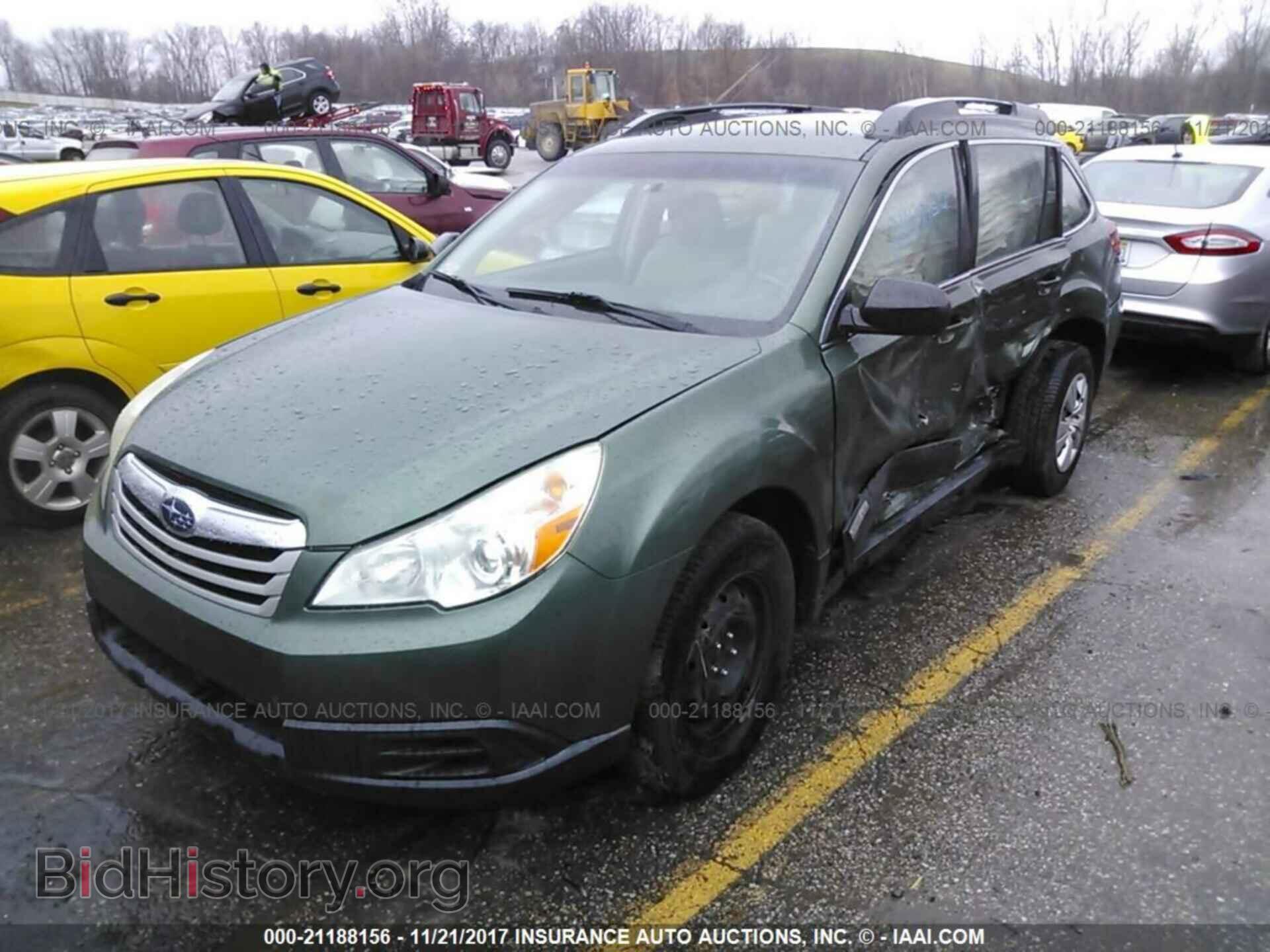 2011 Subaru Outback - VIN: 4S4BRBAC3B3320638 - Фото 2