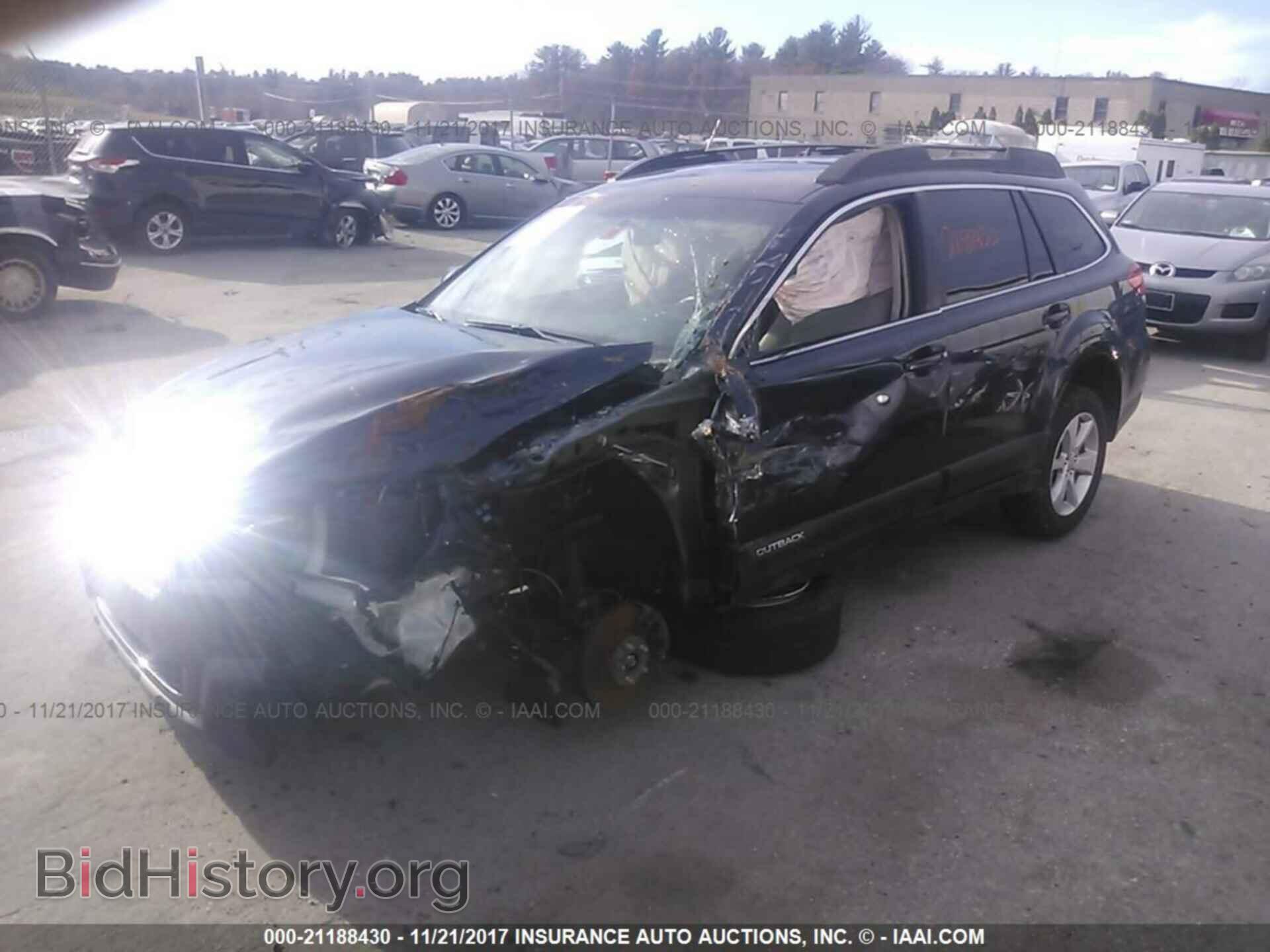 2014 Subaru Outback - VIN: 4S4BRBCC2E3281798 - Photo 2