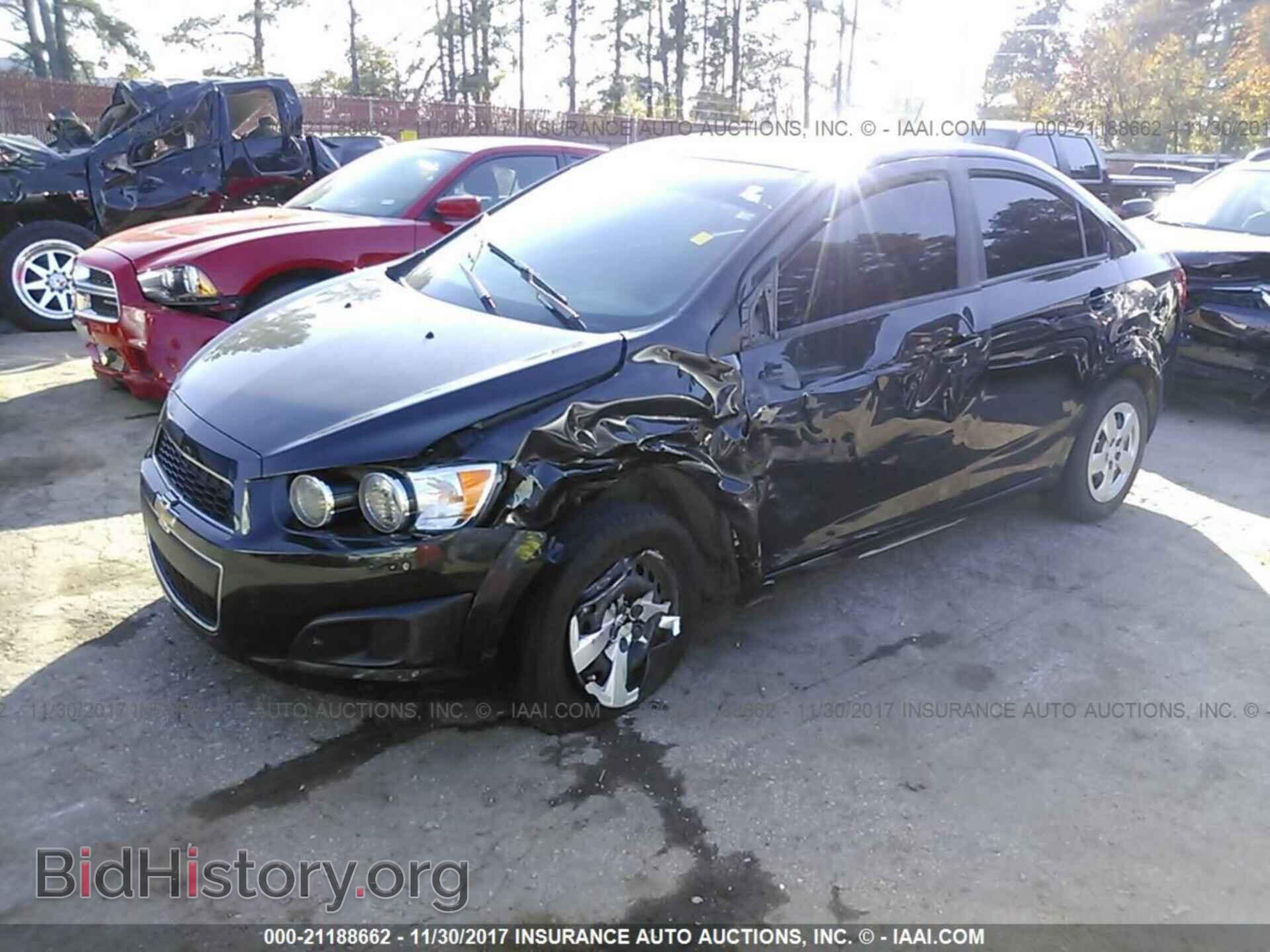 2015 Chevrolet Sonic - VIN: 1G1JA5SH9F4136736 - Фото 2