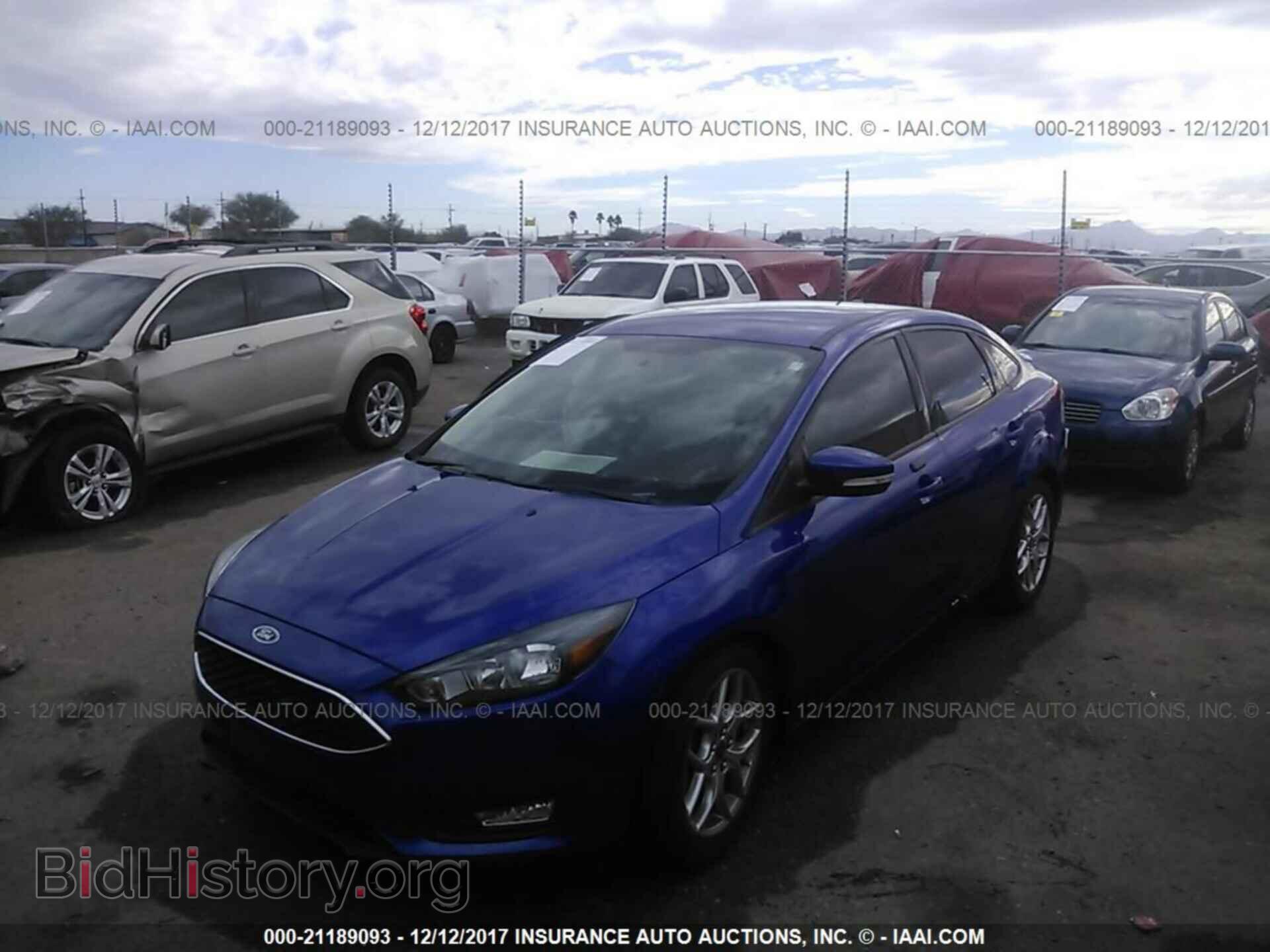 2015 Ford Focus - VIN: 1FADP3F29FL269599 - Photo 2