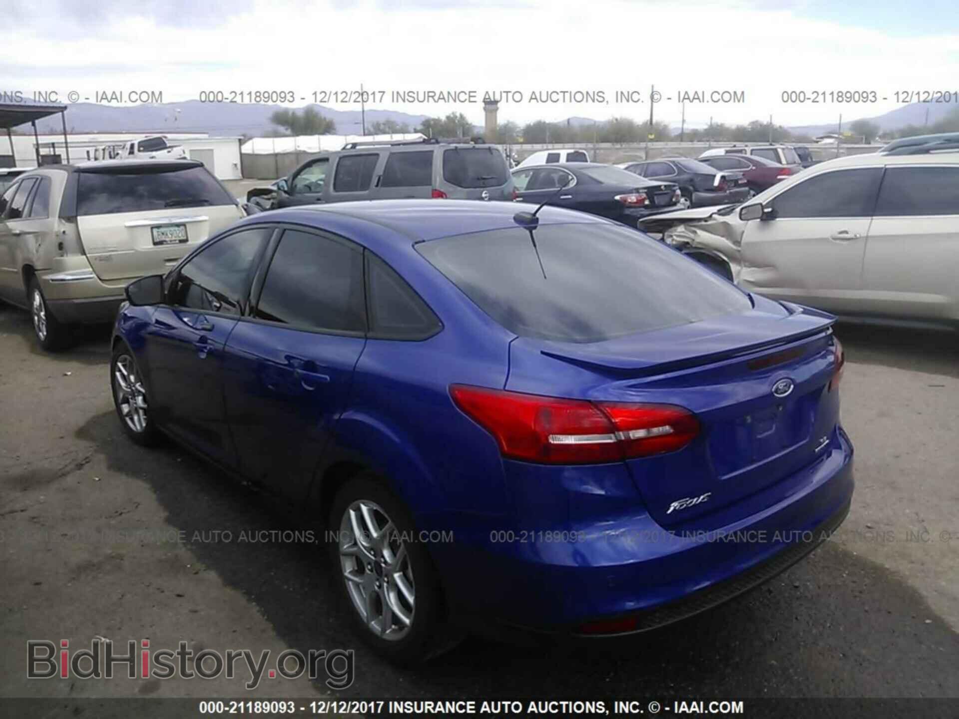 2015 Ford Focus - VIN: 1FADP3F29FL269599 - Photo 3