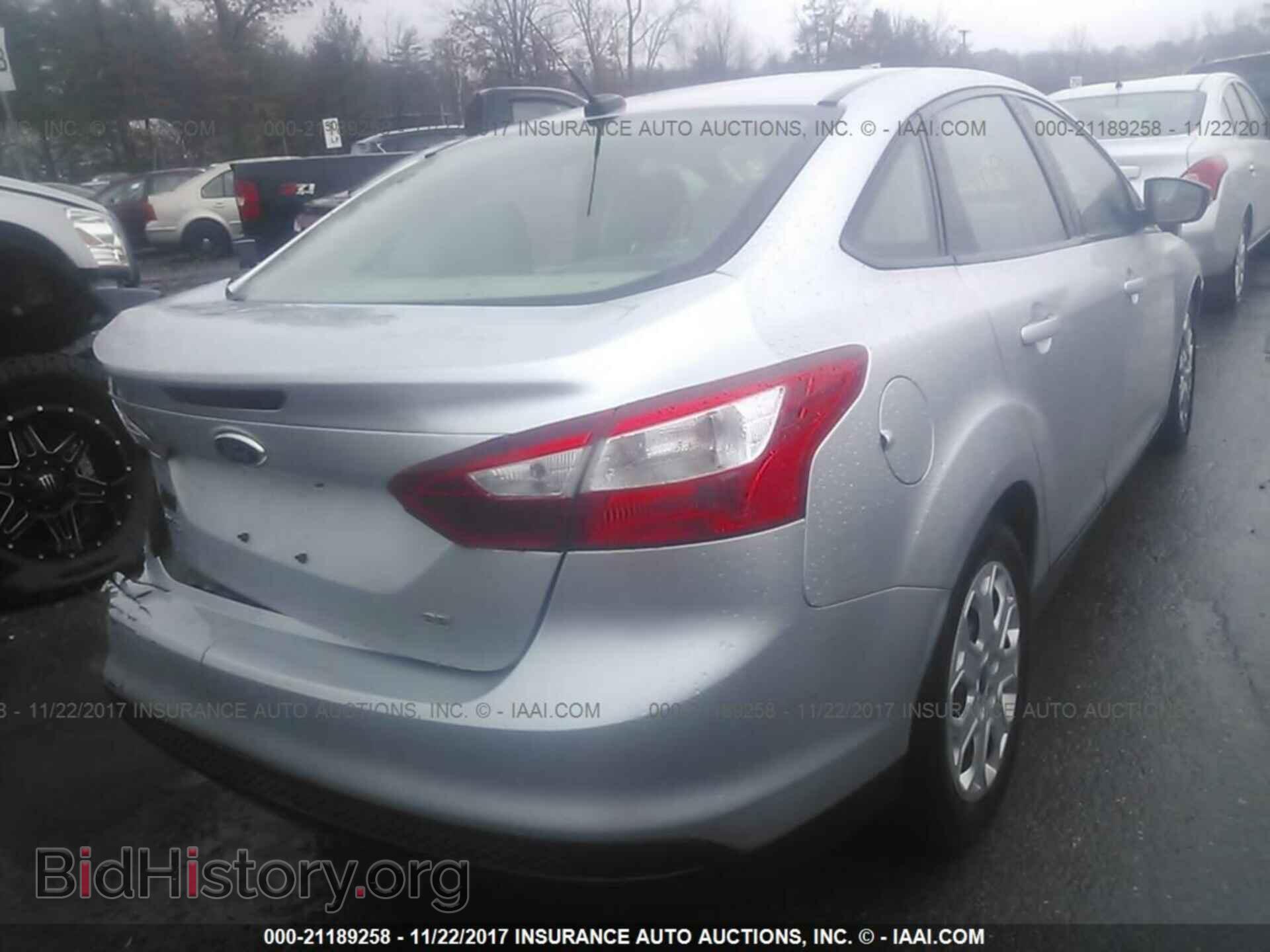 2012 Ford Focus - VIN: 1FAHP3F22CL296981 - Photo 4