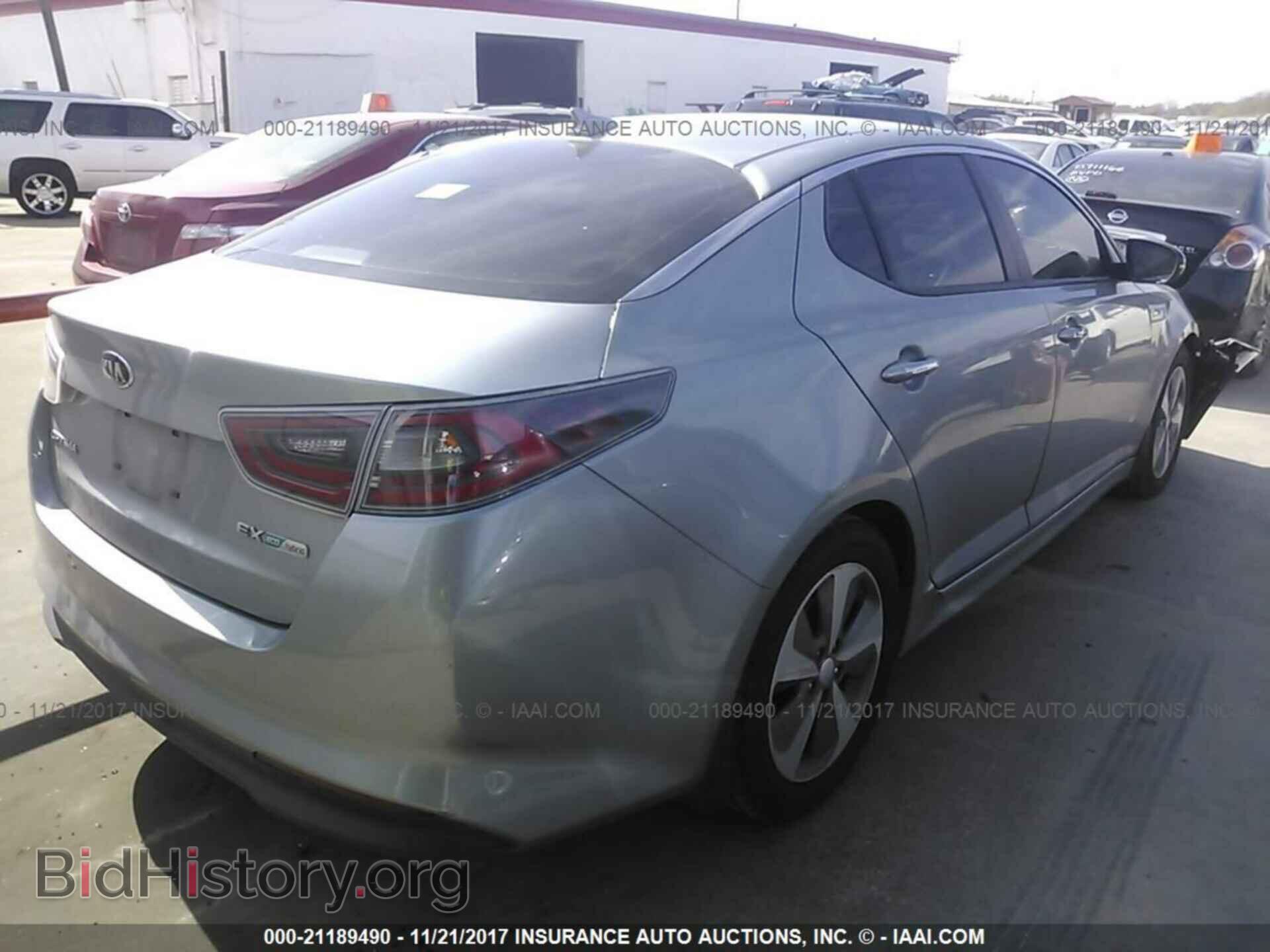 2014 Kia Optima - VIN: KNAGN4AD8E5068840 - Photo 4
