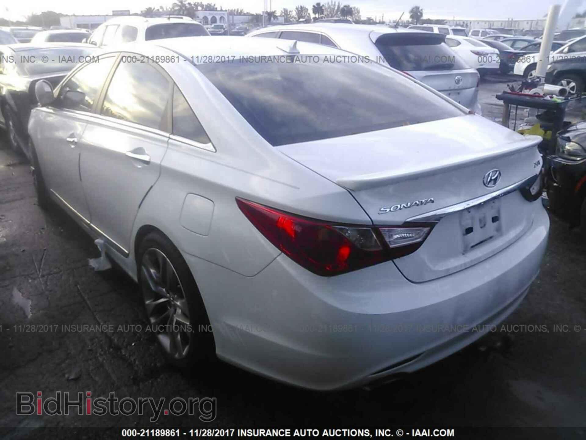 2012 Hyundai Sonata - VIN: 5NPEC4AB1CH455614 - Photo 3
