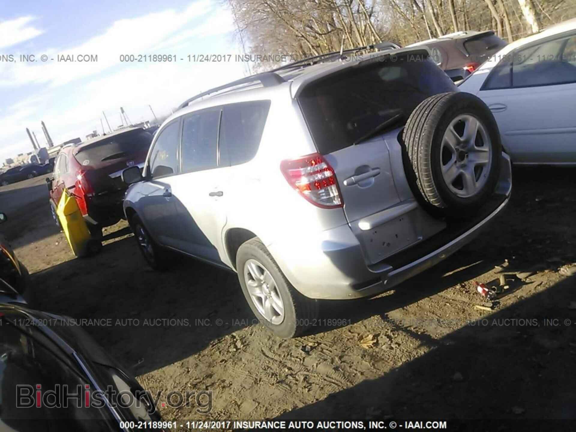 2011 Toyota Rav4 - VIN: 2T3BF4DV0BW121159 - Фото 3