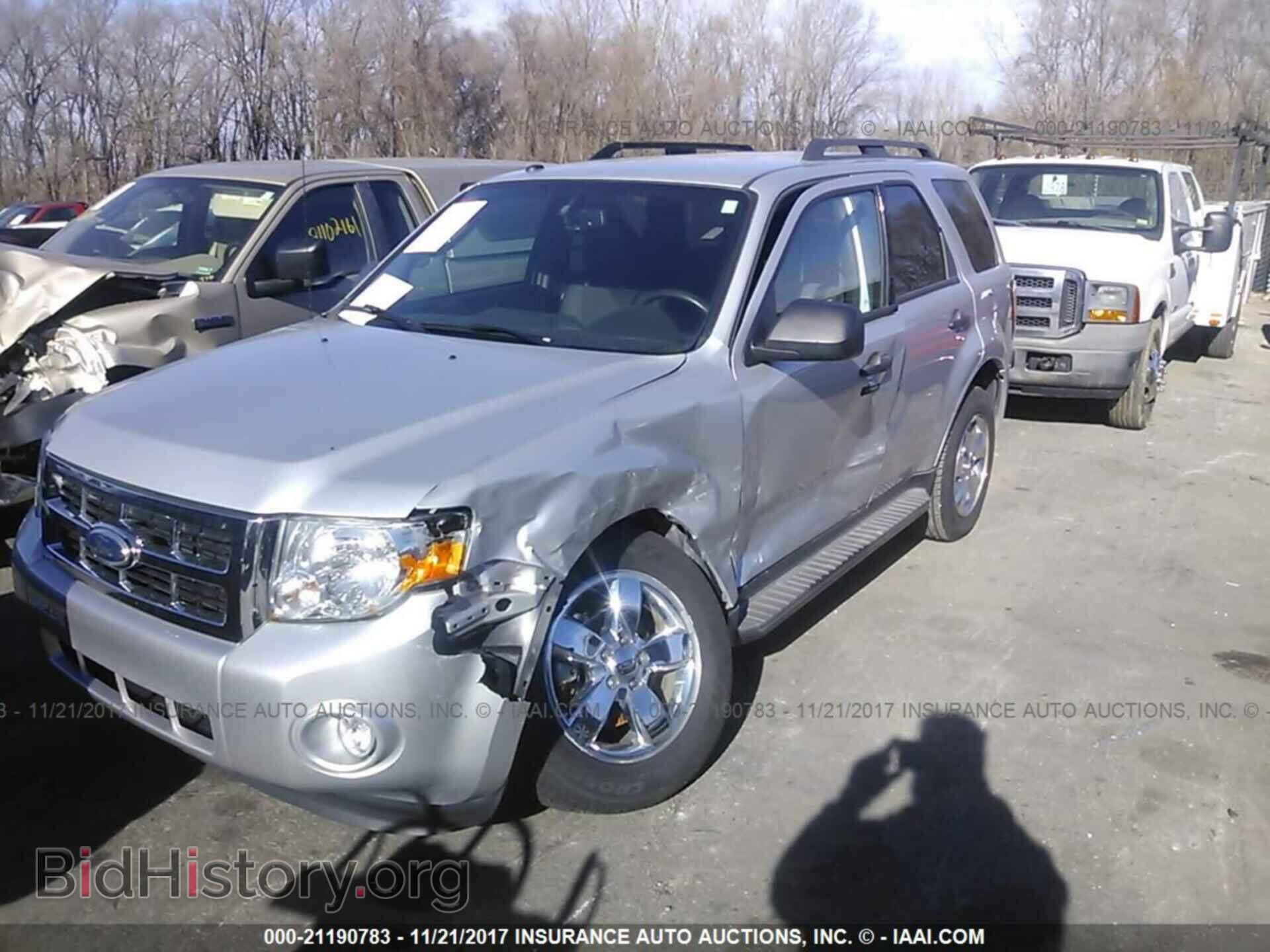 2011 Ford Escape - VIN: 1FMCU0D77BKB24164 - Photo 2