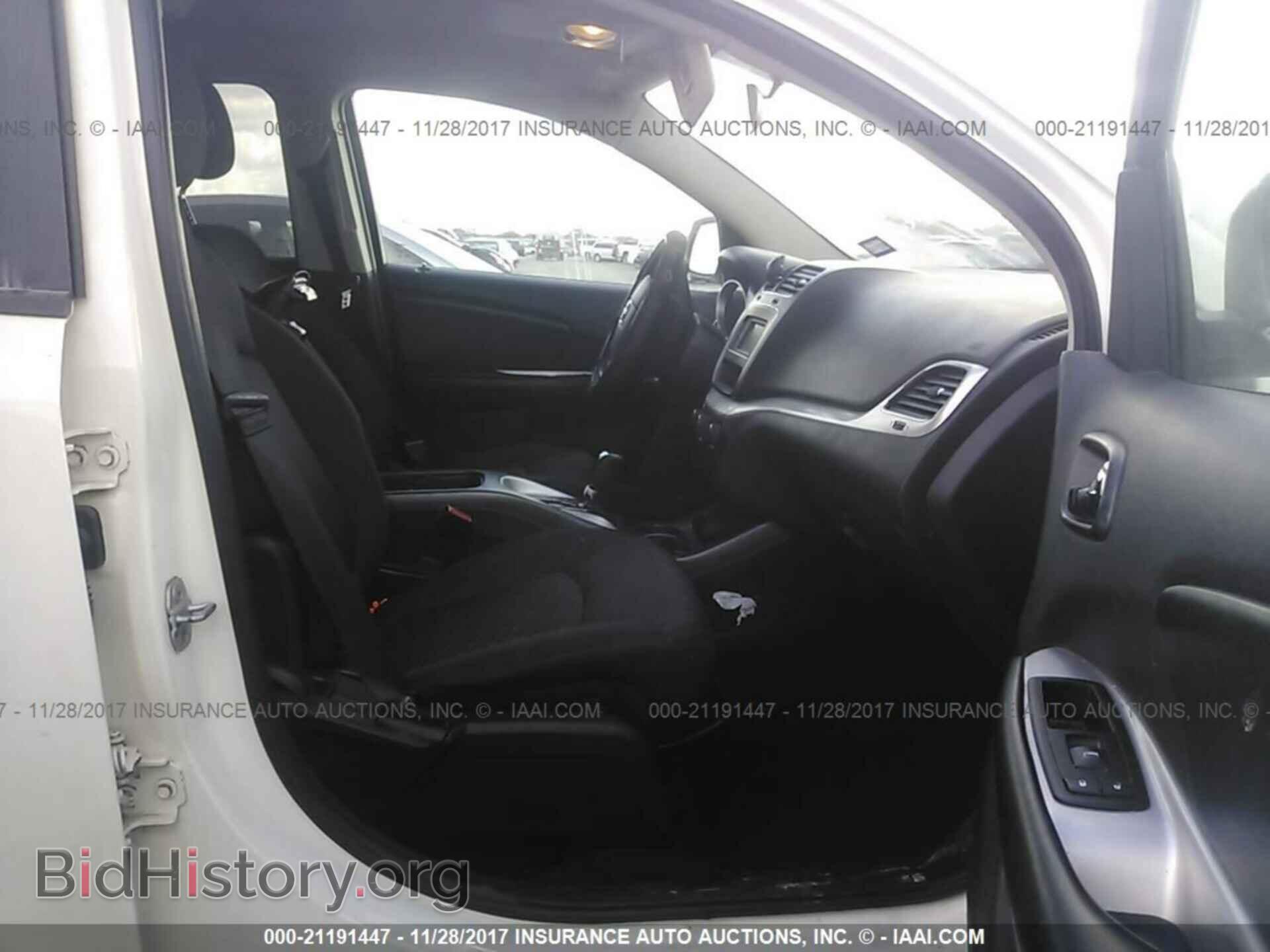 2012 Dodge Journey - VIN: 3C4PDCBG1CT387230 - Фото 5