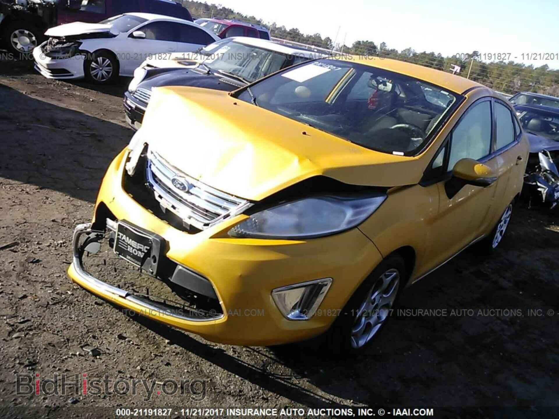 2011 Ford Fiesta - VIN: 3FADP4CJ8BM113273 - Фото 2