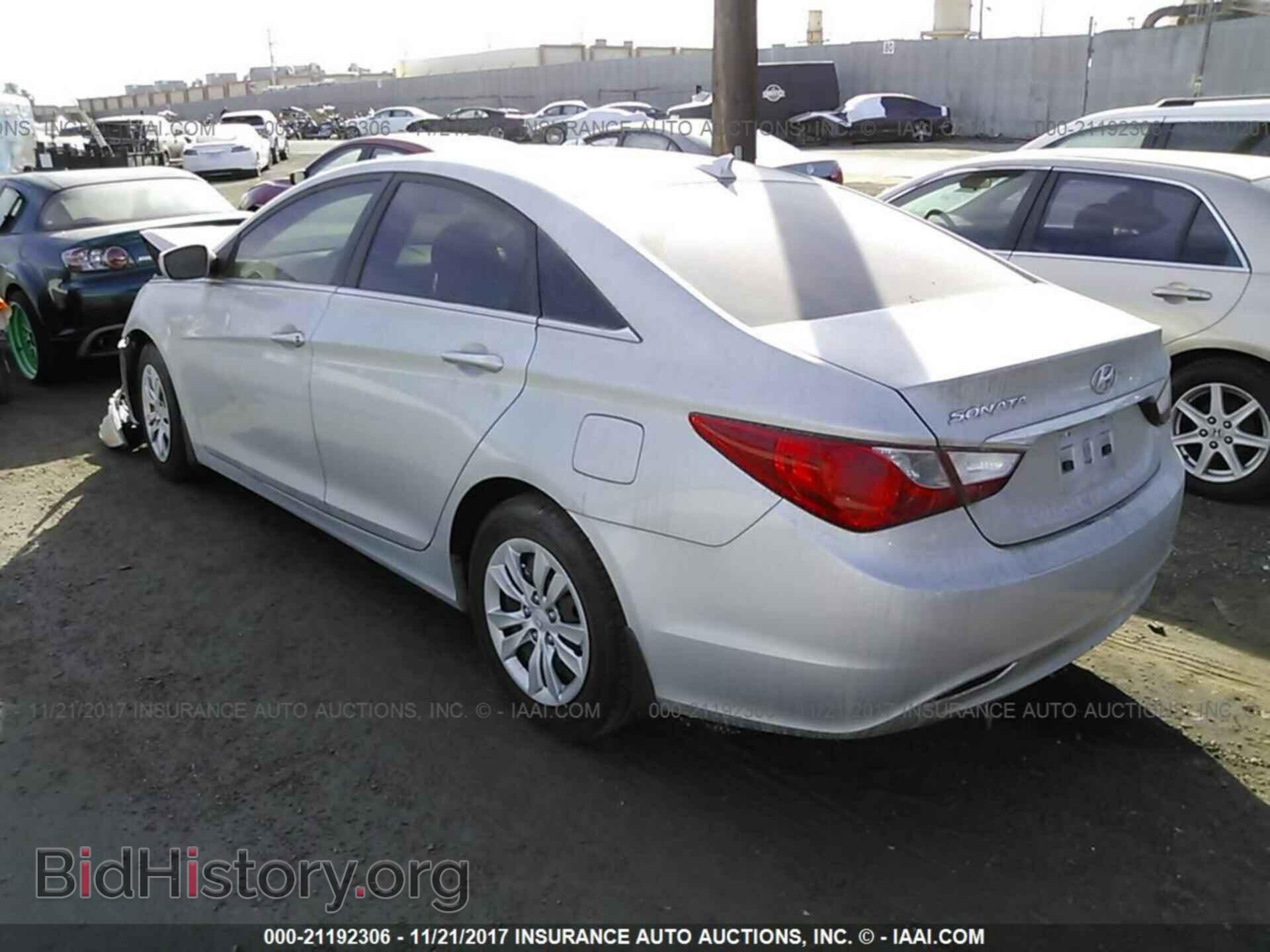 2012 Hyundai Sonata - VIN: 5NPEB4AC6CH494856 - Photo 3