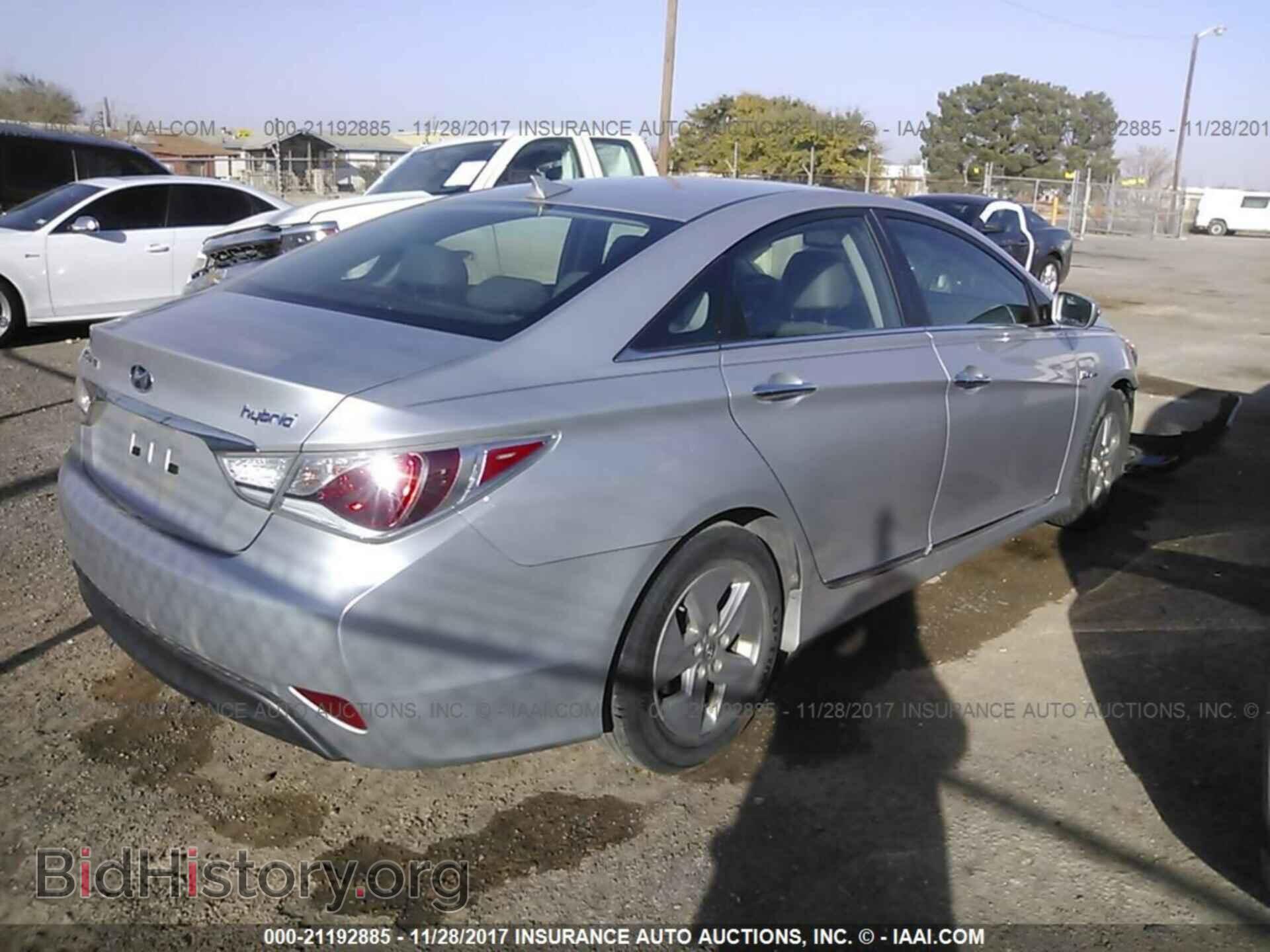 2012 Hyundai Sonata - VIN: KMHEC4A46CA033097 - Photo 4