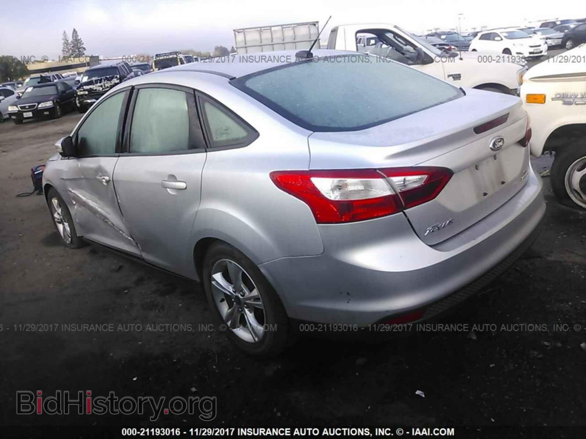 2014 Ford Focus - VIN: 1FADP3F28EL322842 - Фото 3