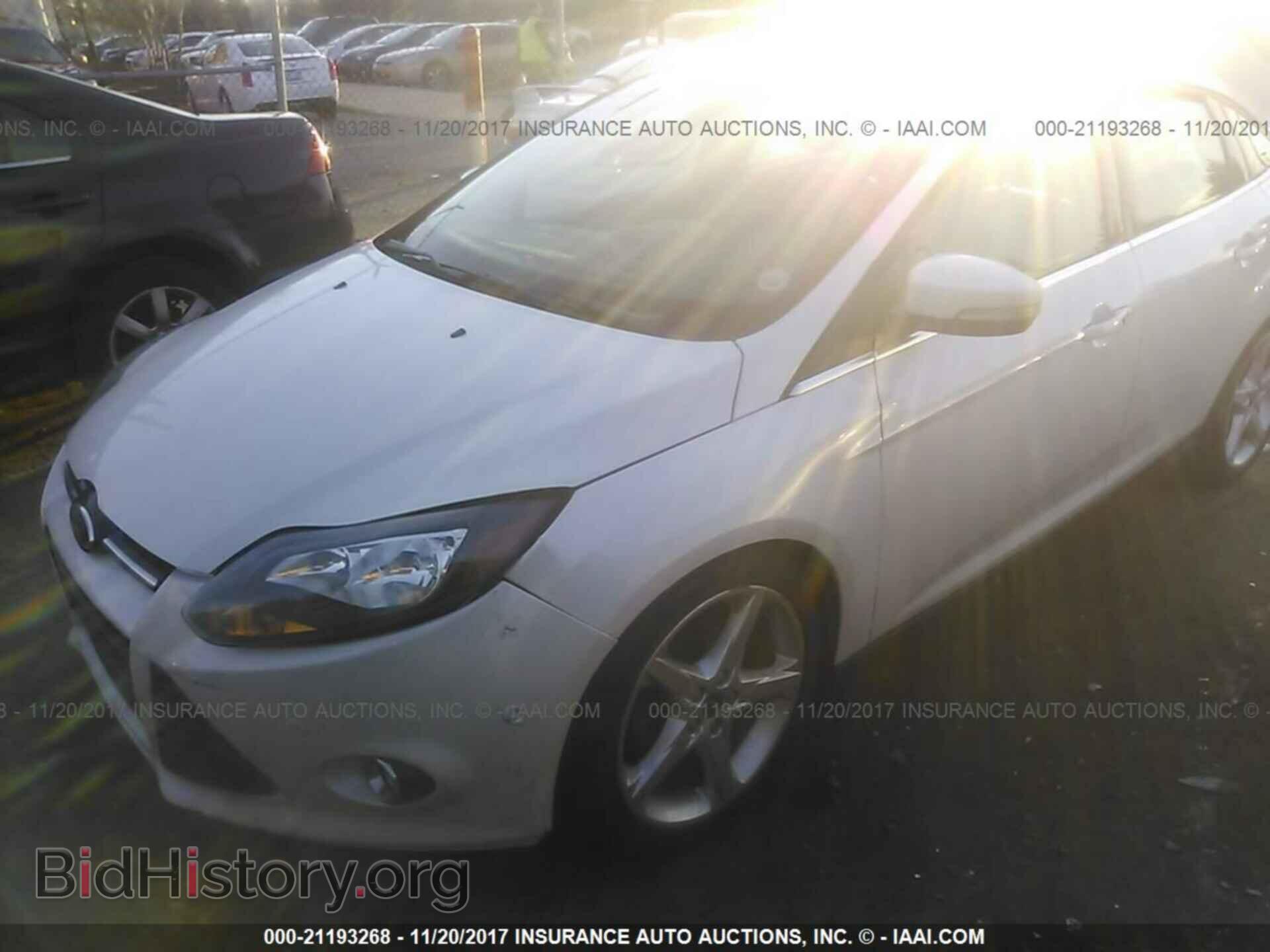 2012 Ford Focus - VIN: 1FAHP3J28CL300202 - Photo 2