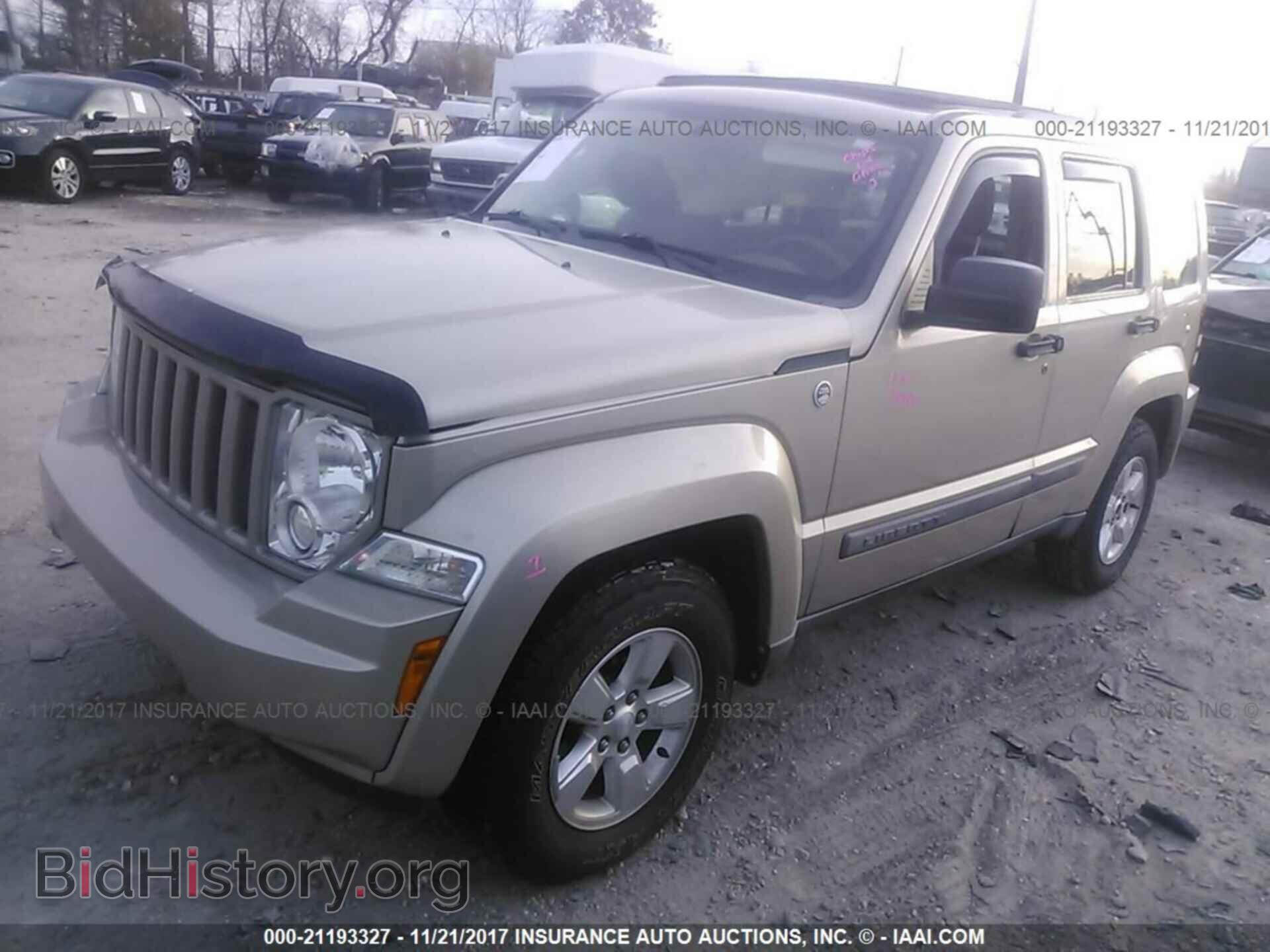 2011 Jeep Liberty - VIN: 1J4PN2GK4BW536737 - Фото 2