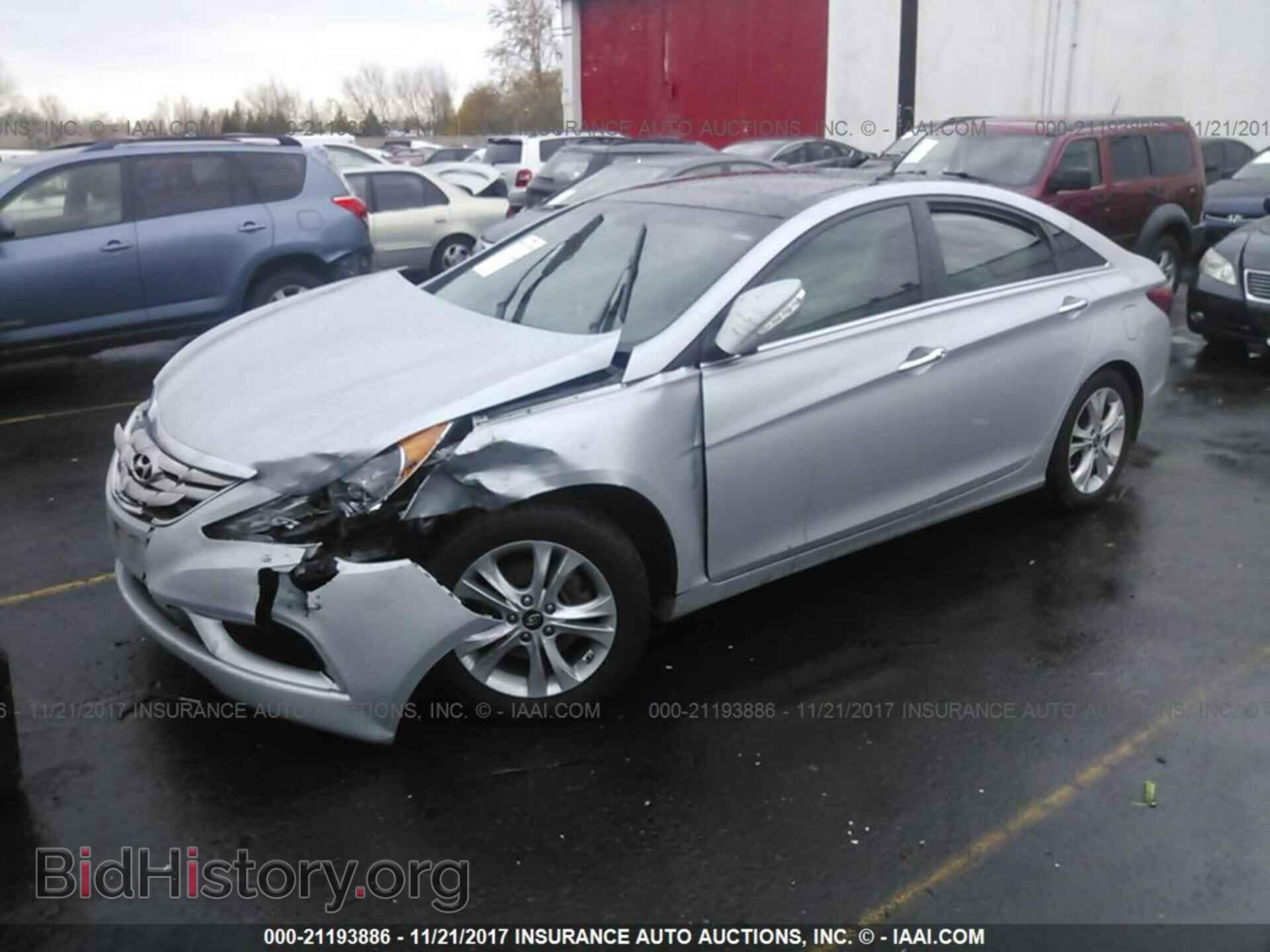 2012 Hyundai Sonata - VIN: 5NPEC4AC4CH434488 - Фото 2
