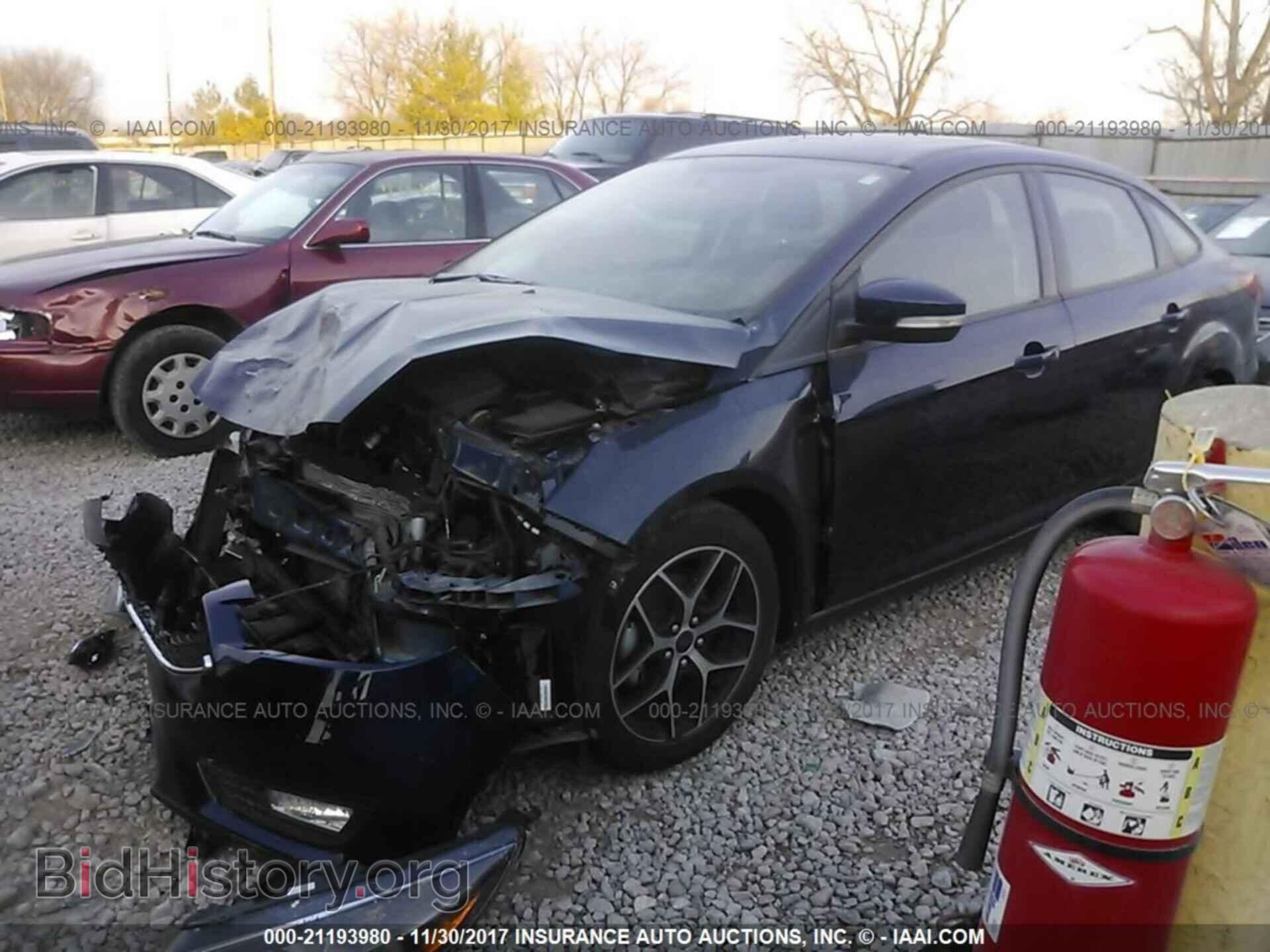 2017 Ford Focus - VIN: 1FADP3H25HL204264 - Photo 2