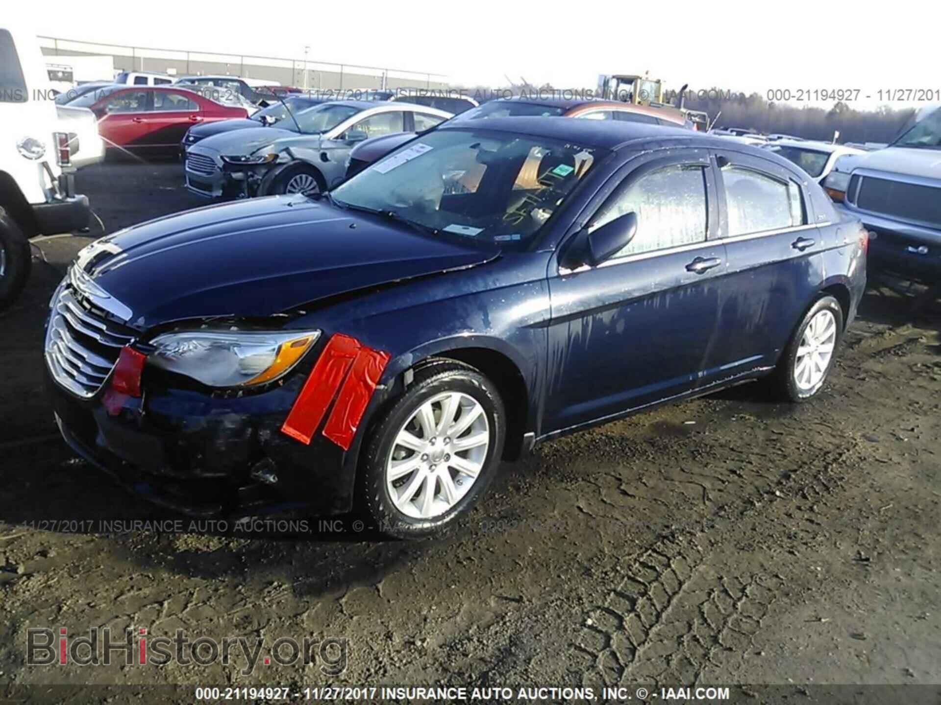 2013 Chrysler 200 - VIN: 1C3CCBBB7DN706295 - Фото 2