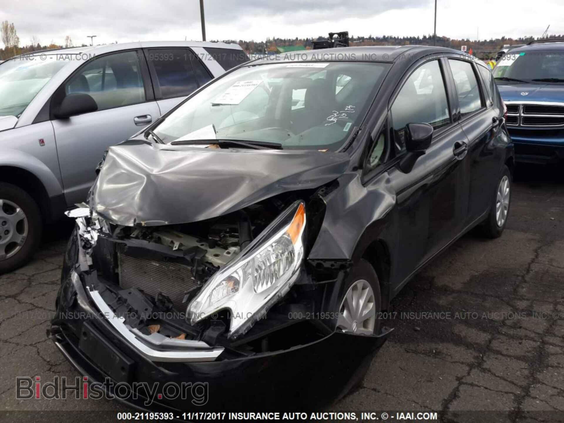 2016 Nissan Versa note - VIN: 3N1CE2CP4GL403174 - Фото 2