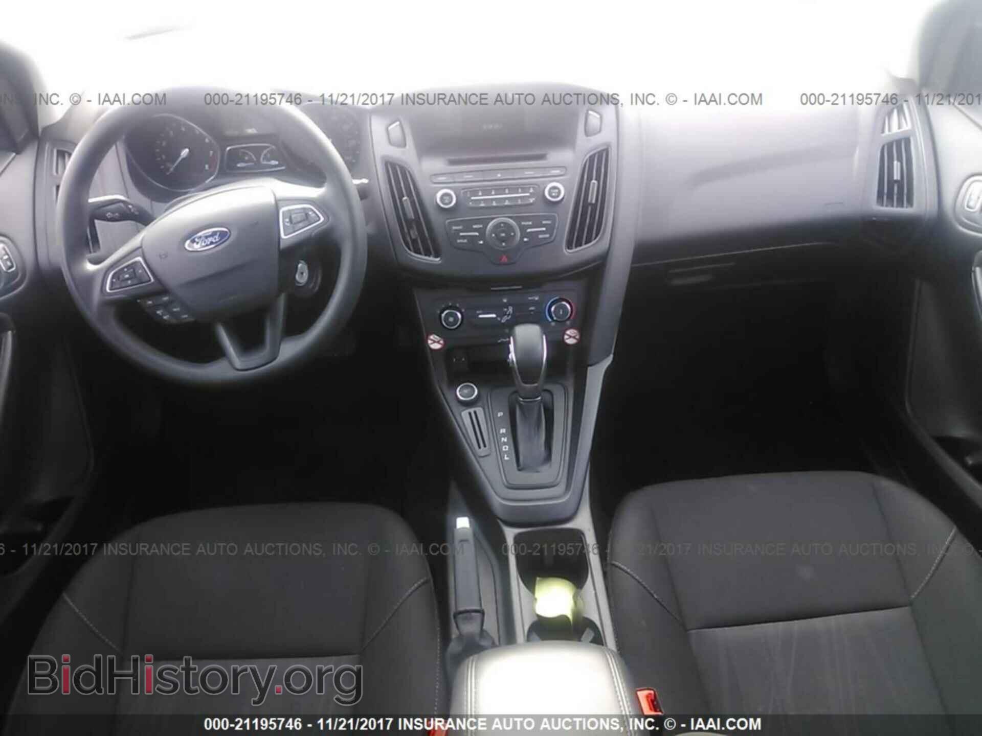 2017 Ford Focus - VIN: 1FADP3F29HL232457 - Photo 5