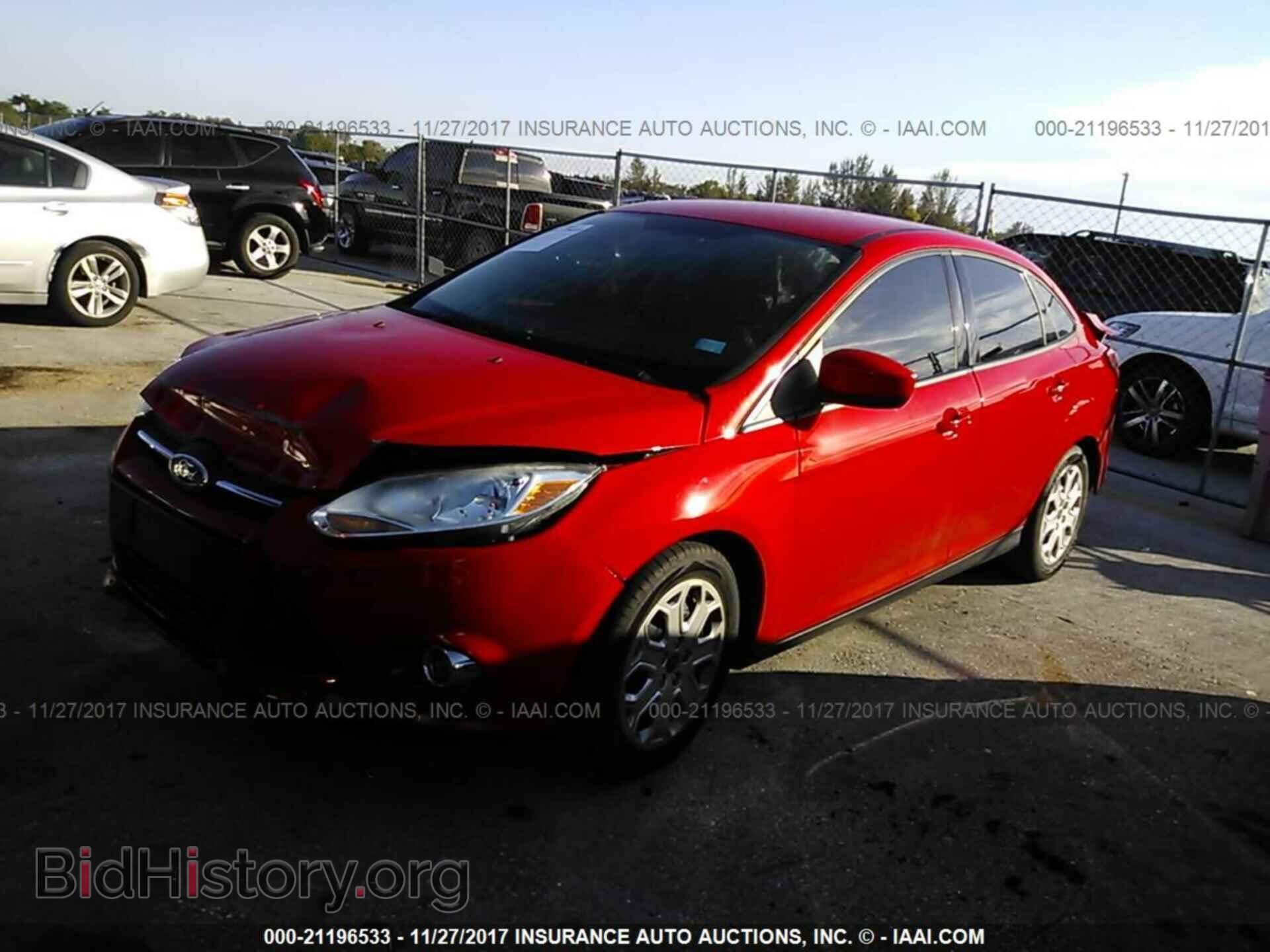 2012 Ford Focus - VIN: 1FAHP3F20CL461555 - Photo 2