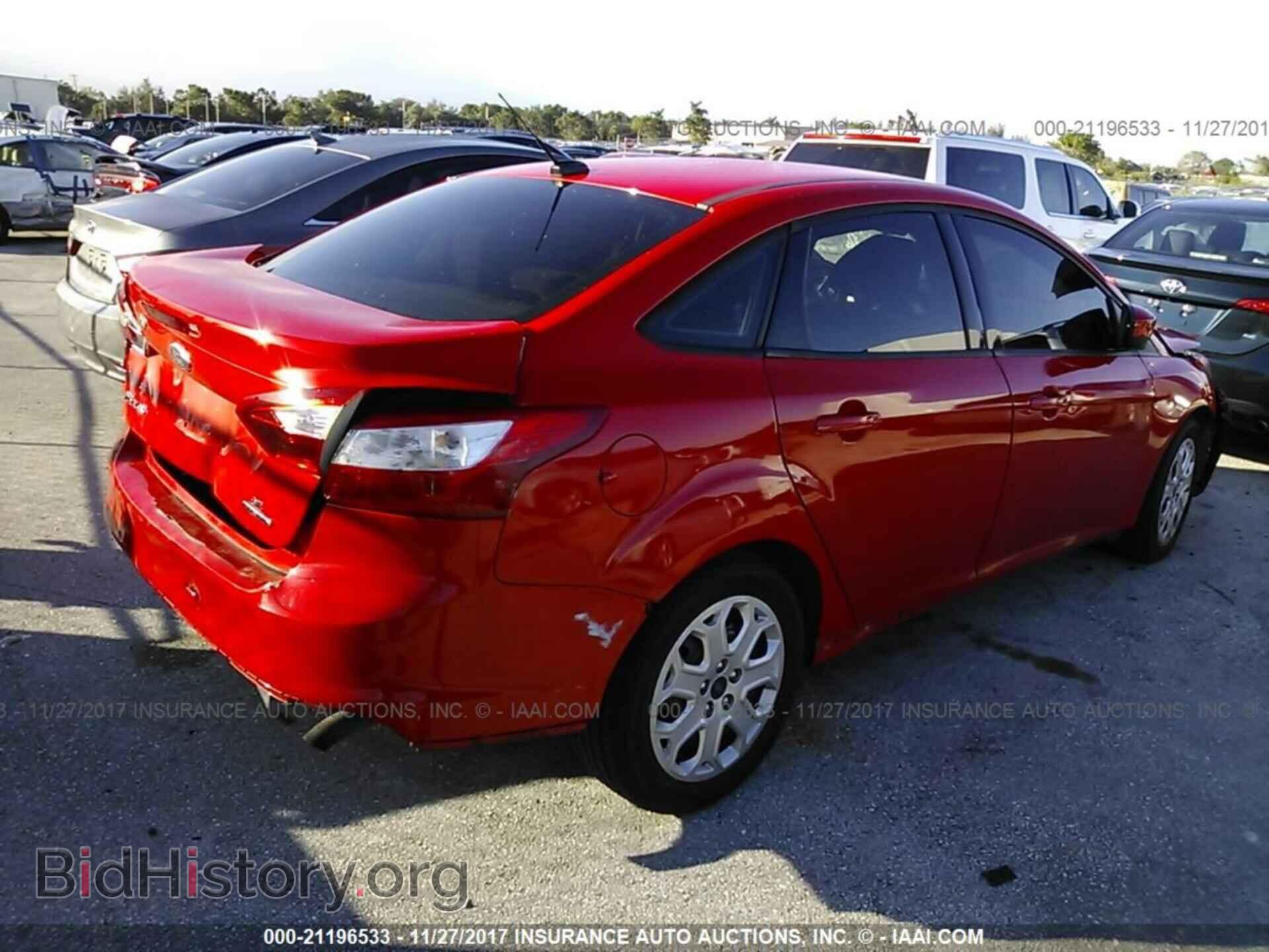 2012 Ford Focus - VIN: 1FAHP3F20CL461555 - Photo 4