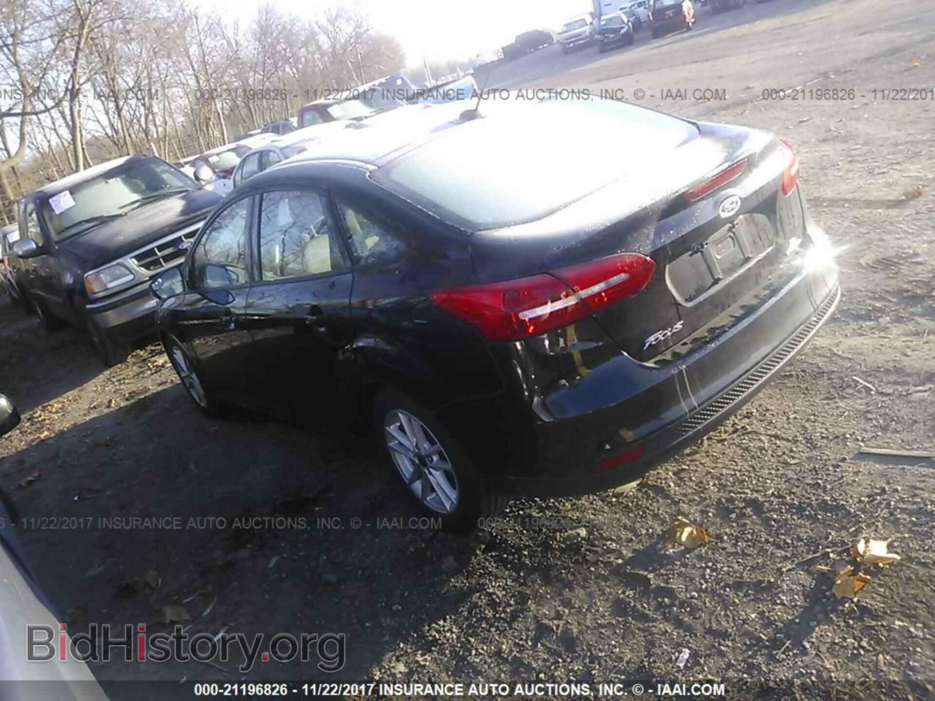 2016 Ford Focus - VIN: 1FADP3F24GL288515 - Фото 3